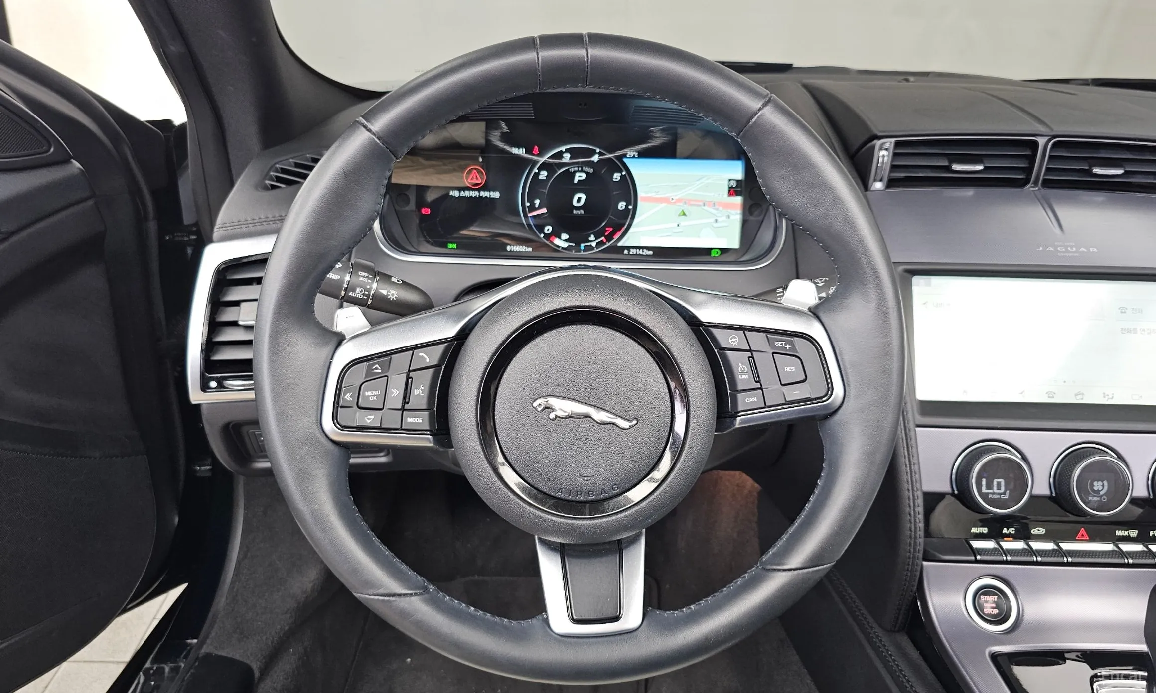 Jaguar F-TYPE превью 13