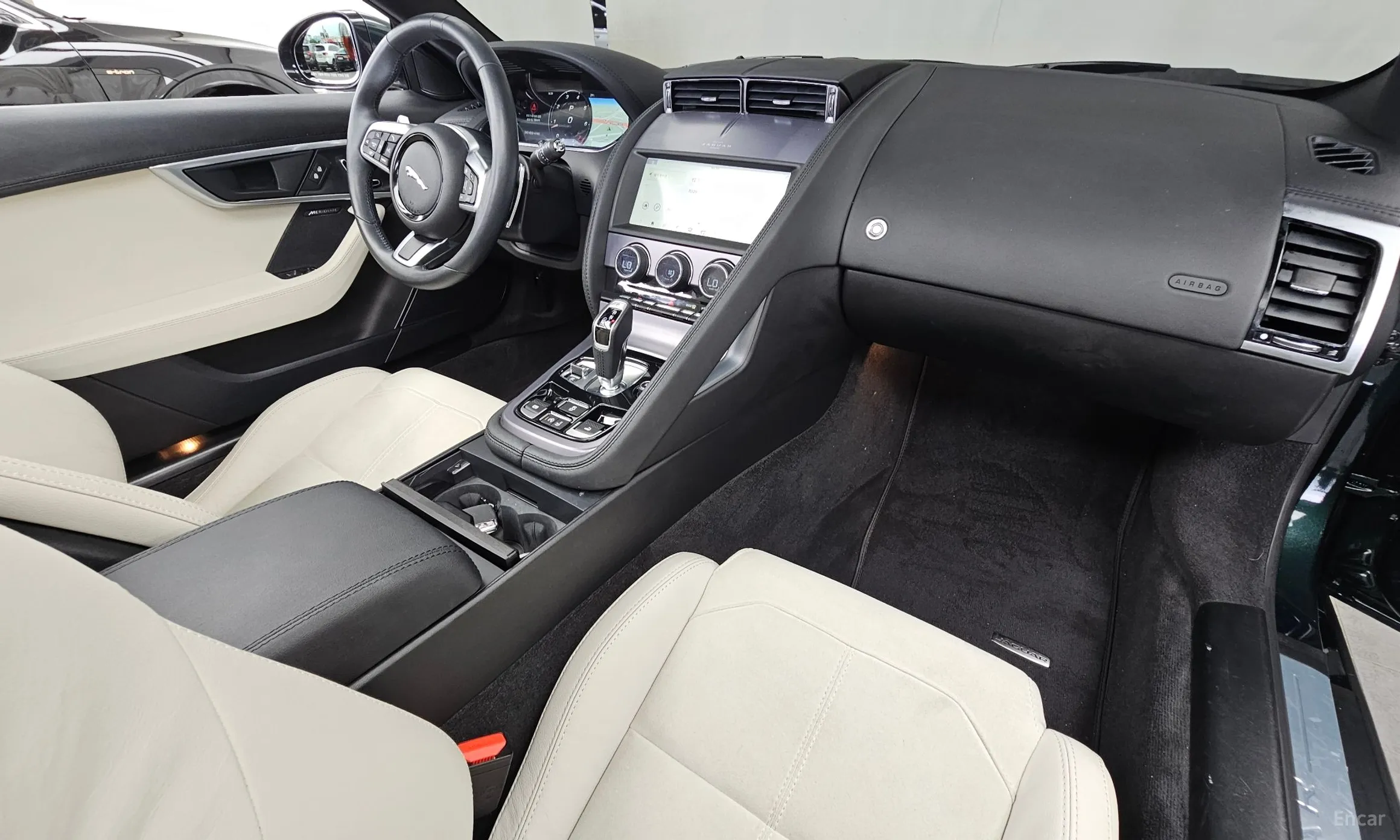 Jaguar F-TYPE превью 7