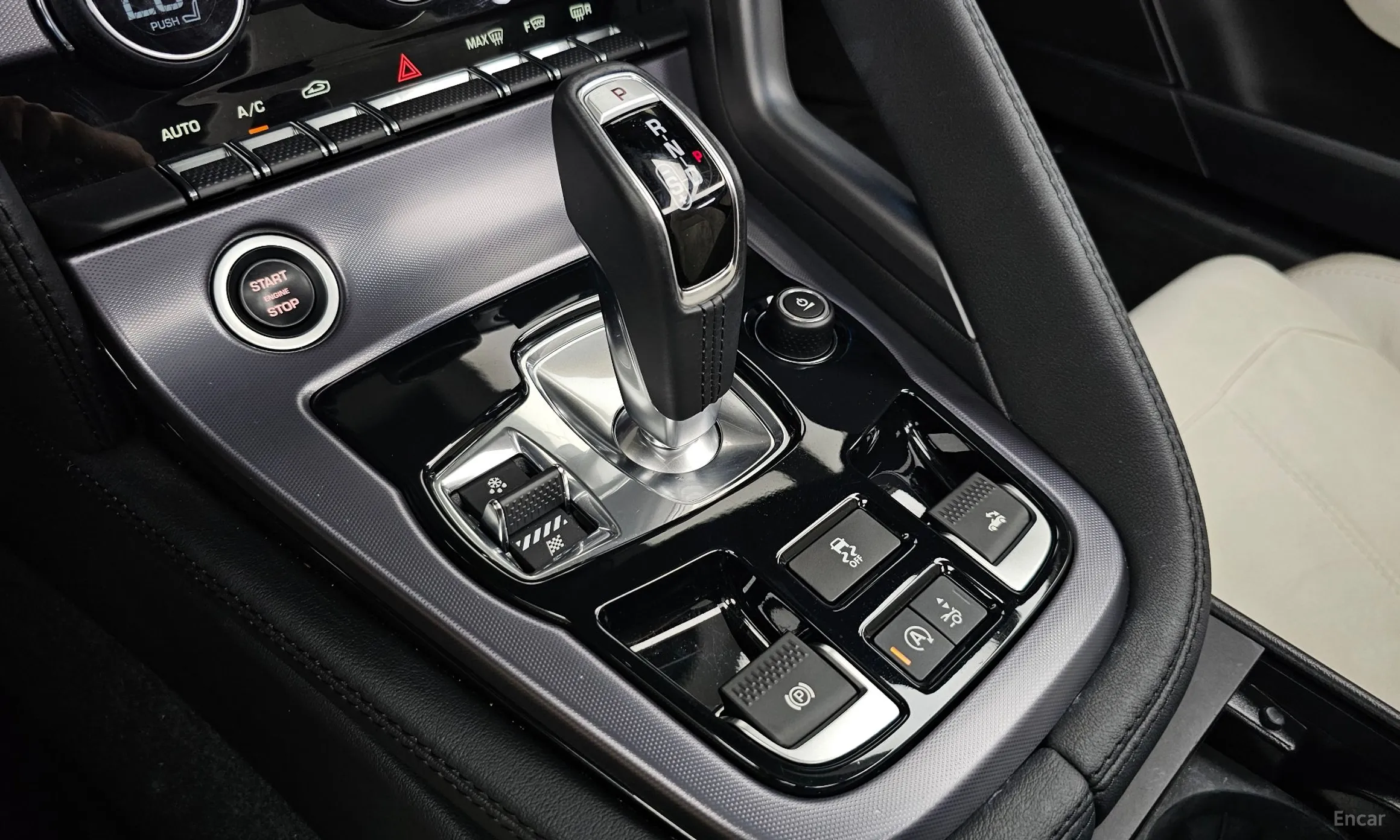 Jaguar F-TYPE превью 9