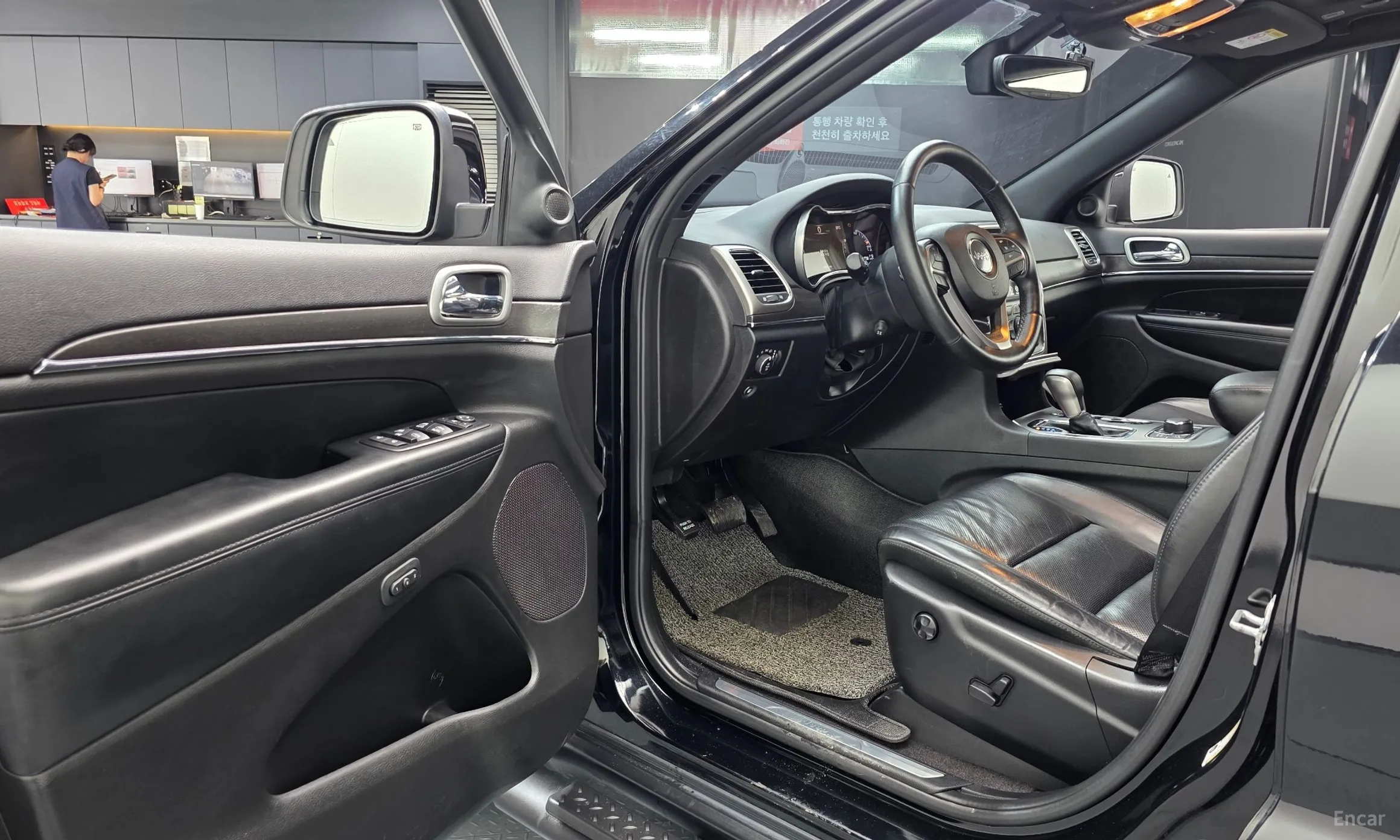 Jeep Grand Cherokee превью 10