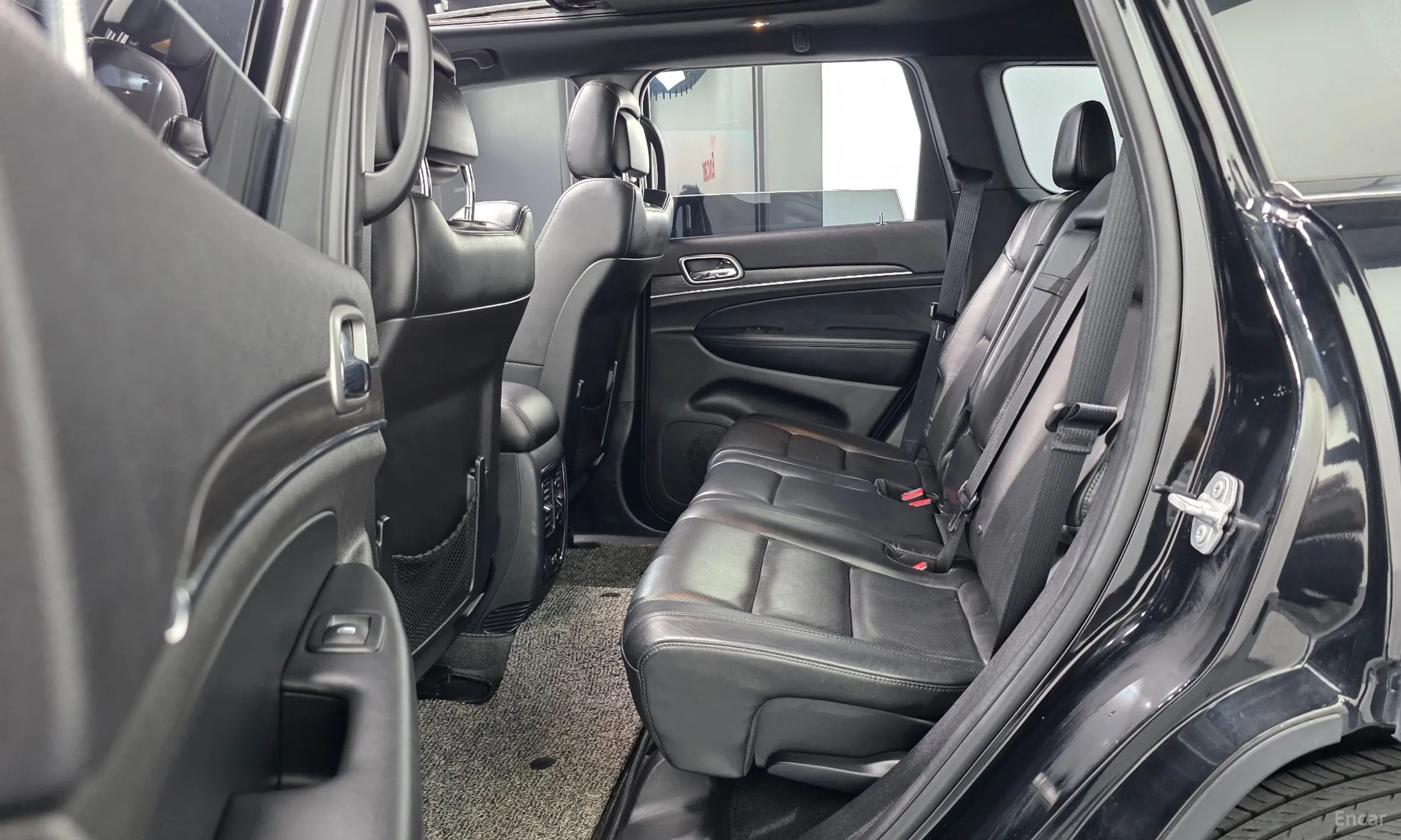 Jeep Grand Cherokee превью 12