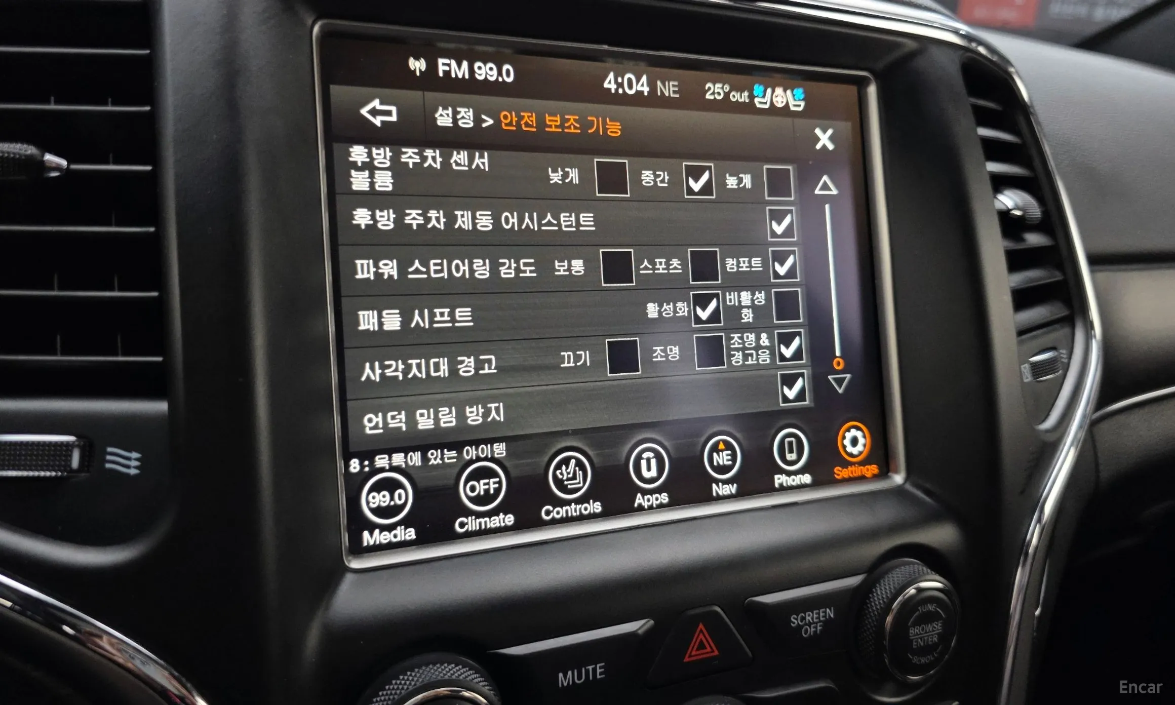 Jeep Grand Cherokee превью 17