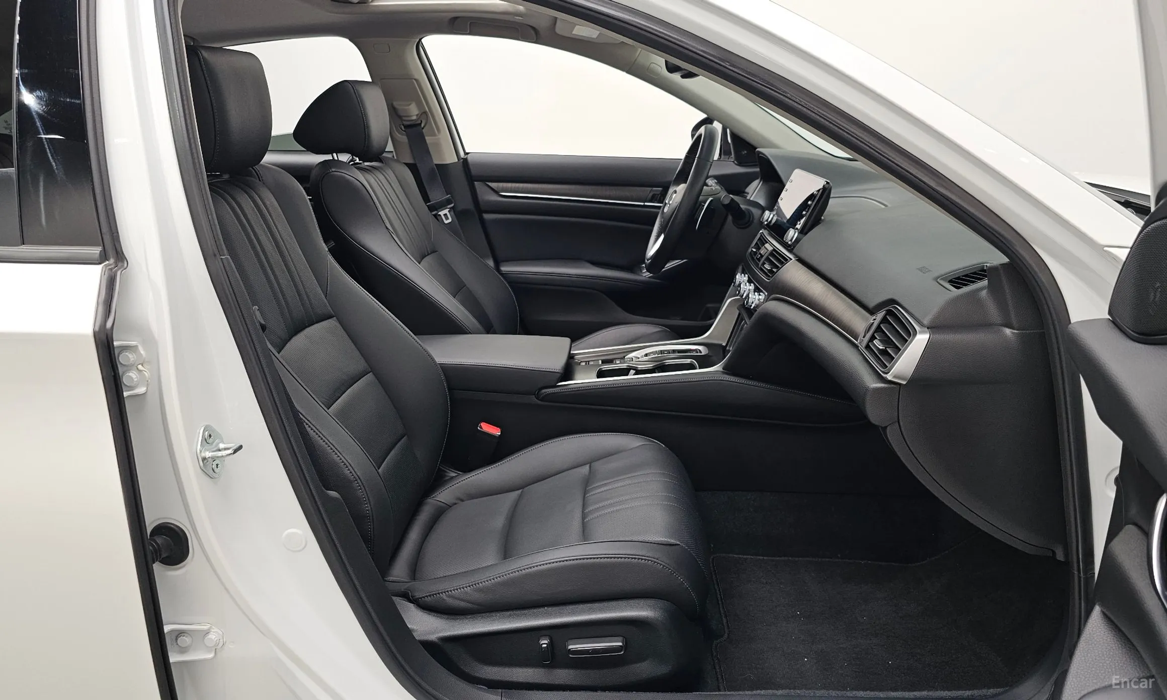 Honda Accord 10th Generation превью 11