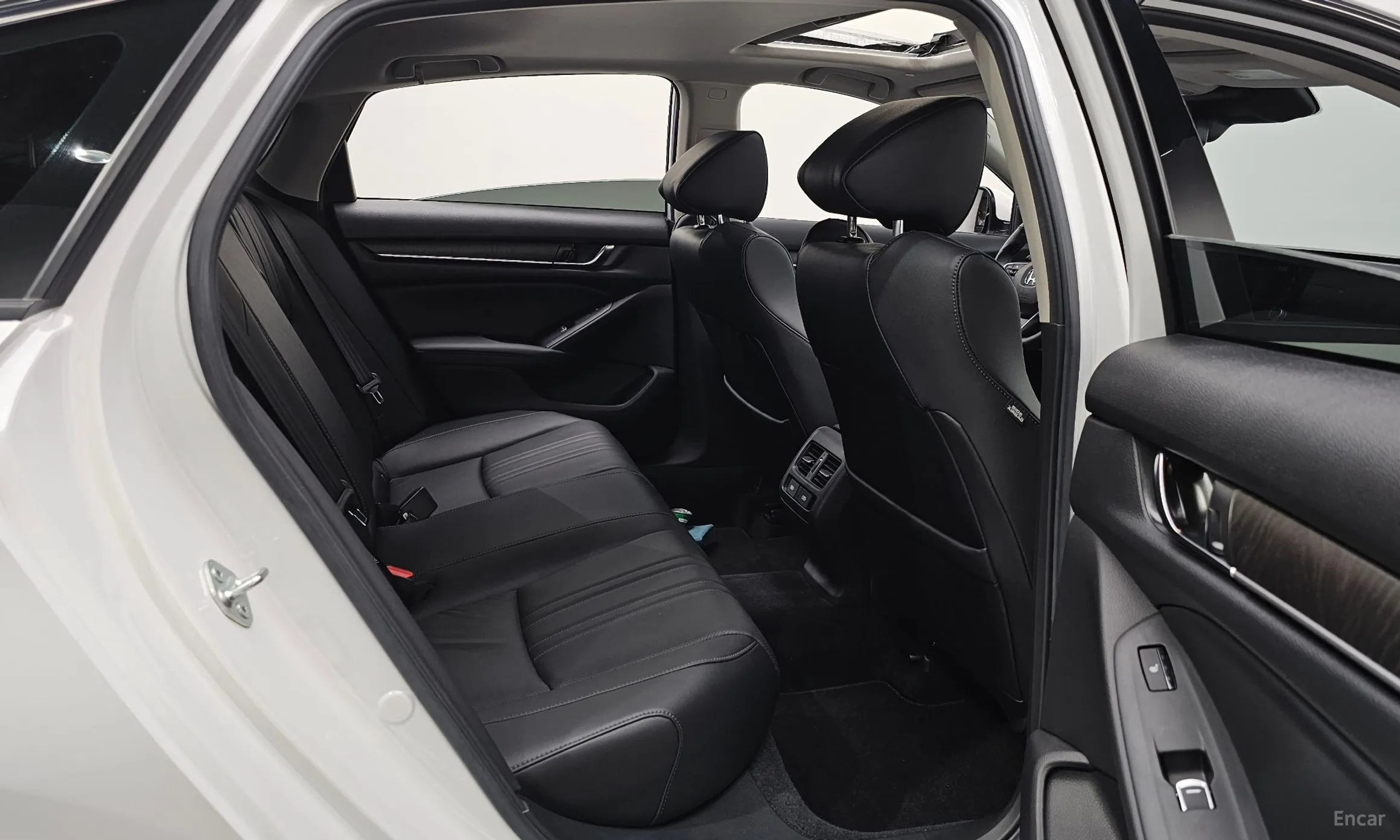 Honda Accord 10th Generation превью 12