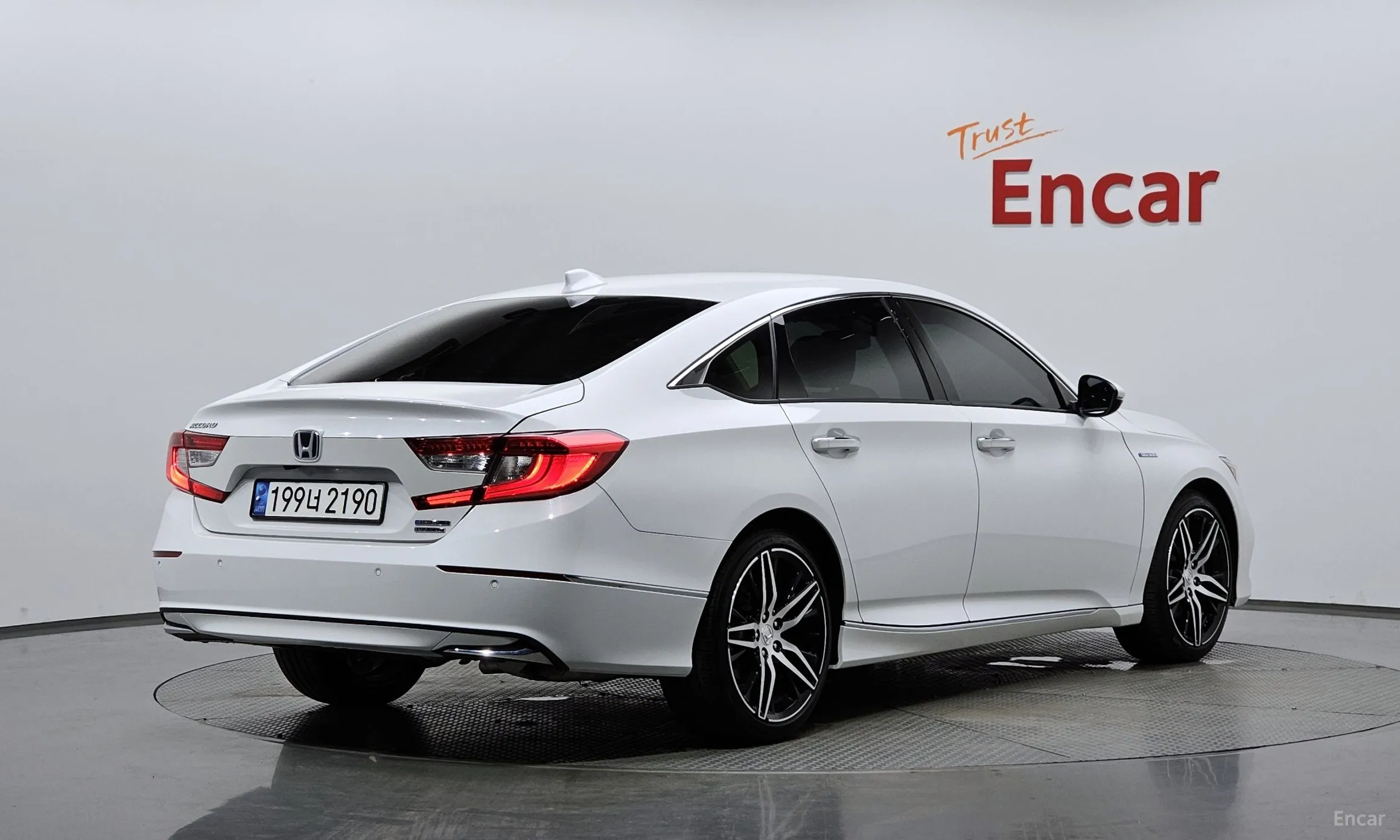 Honda Accord 10th Generation превью 2