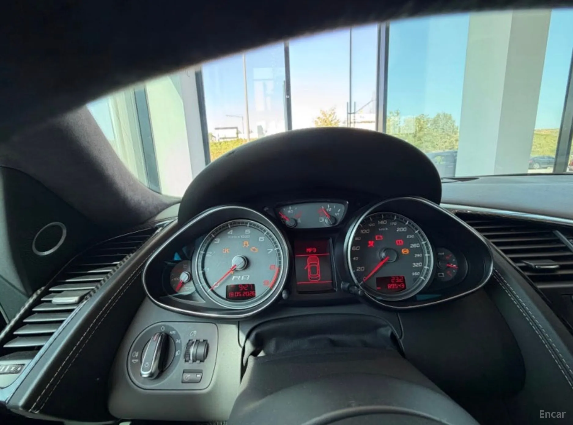 Audi R8 превью 5