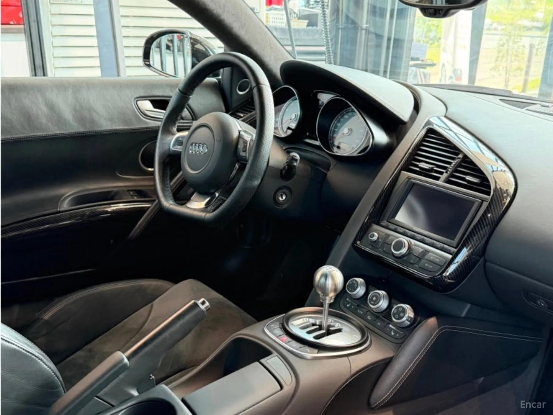 Audi R8 превью 6