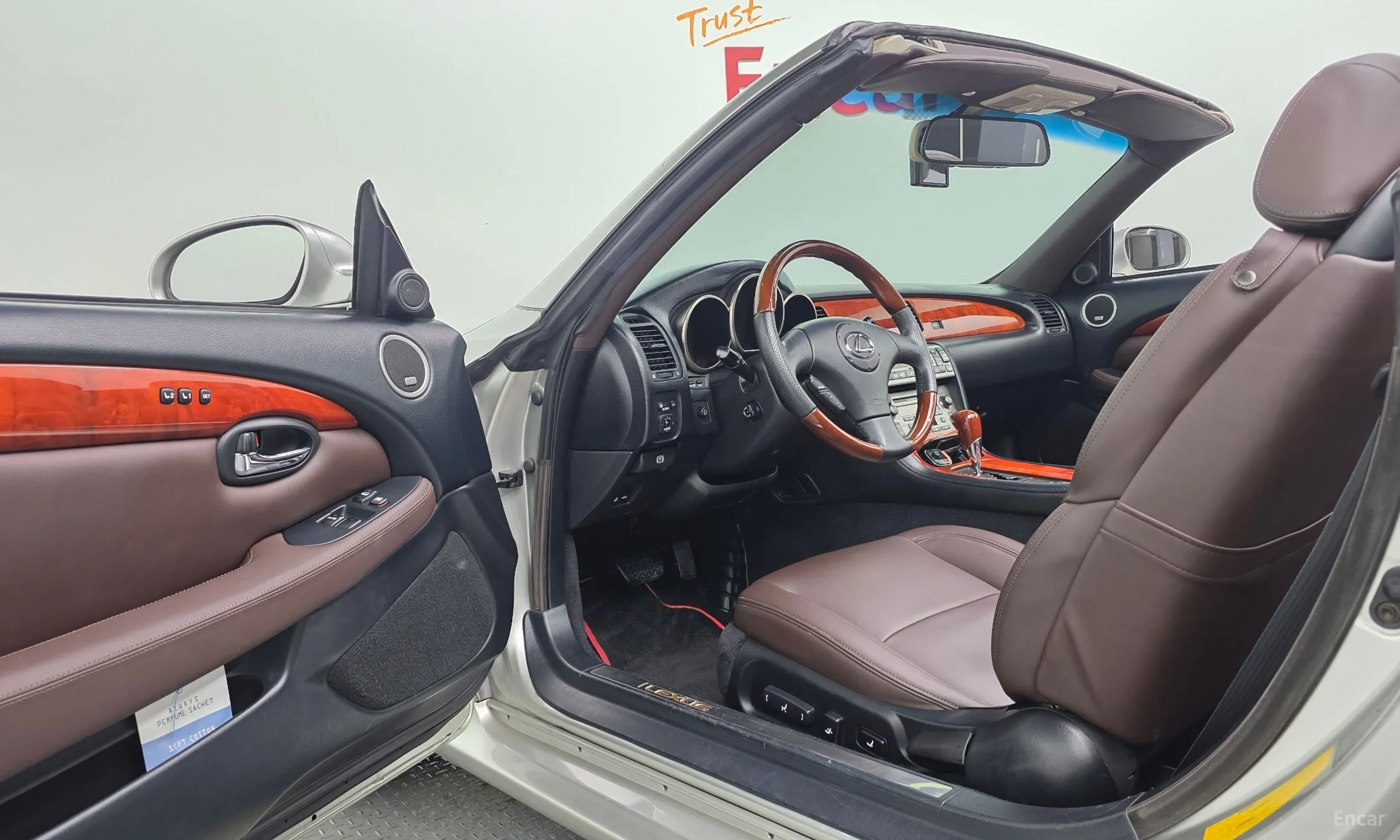 Lexus SC430 превью 11