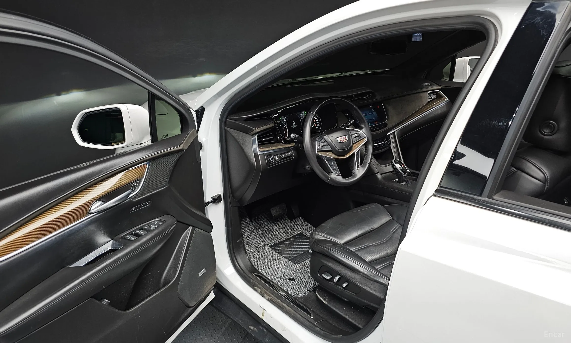 Cadillac XT5 превью 10