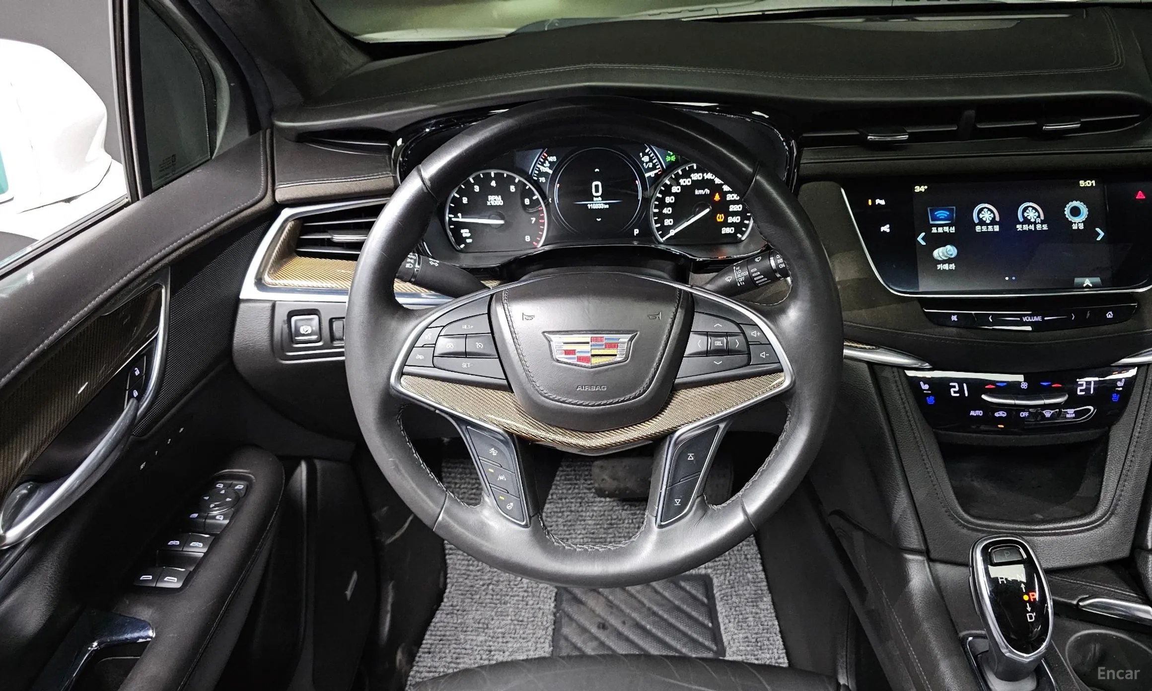 Cadillac XT5 превью 12