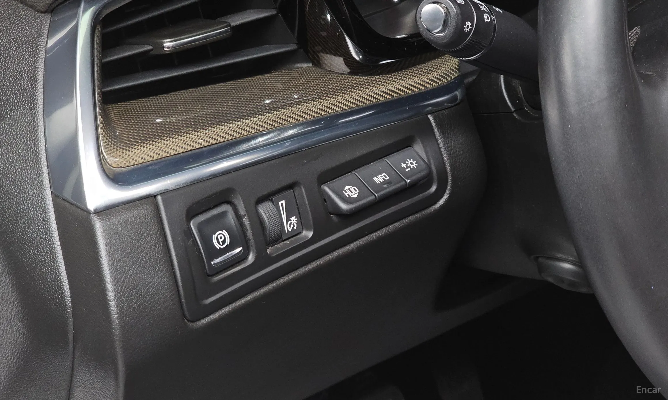 Cadillac XT5 превью 13