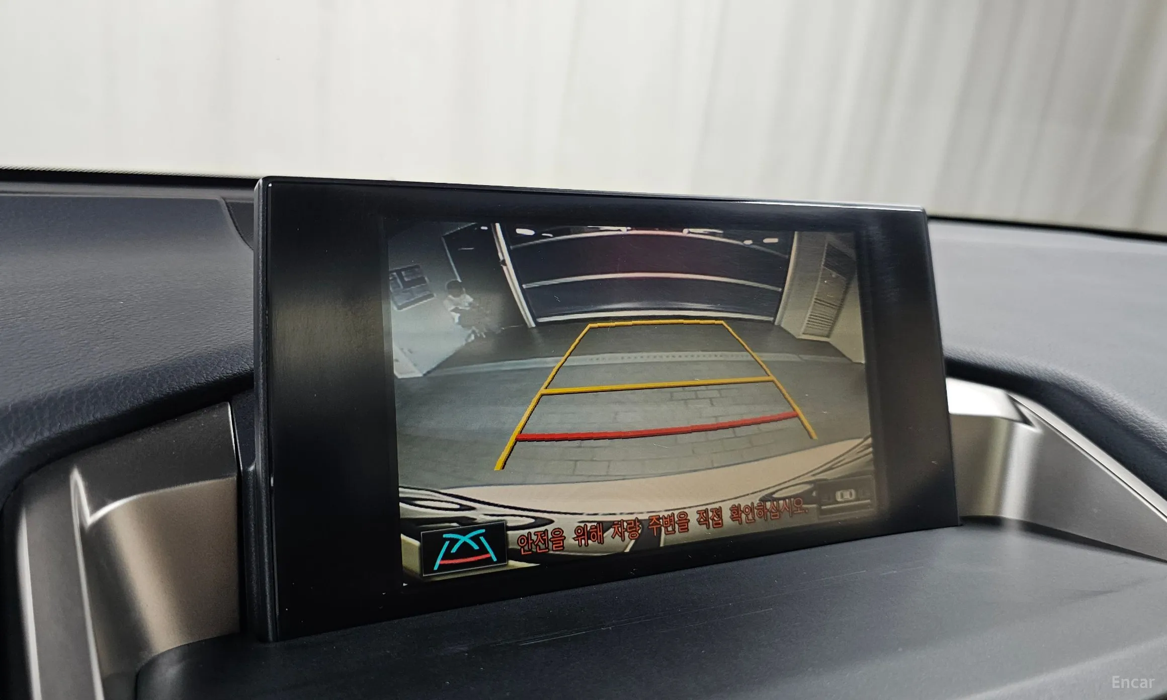 Lexus NX300h превью 13