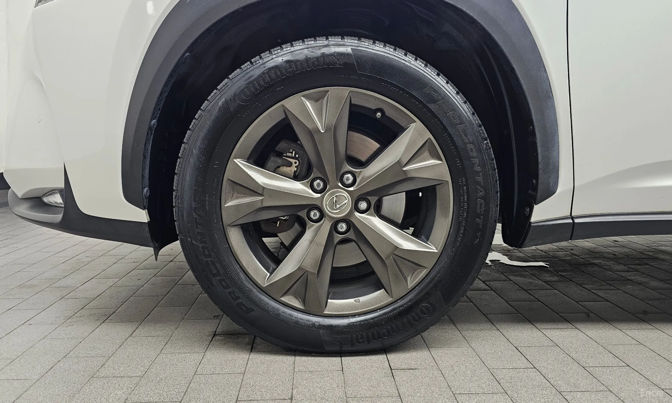 Lexus NX300h превью 5