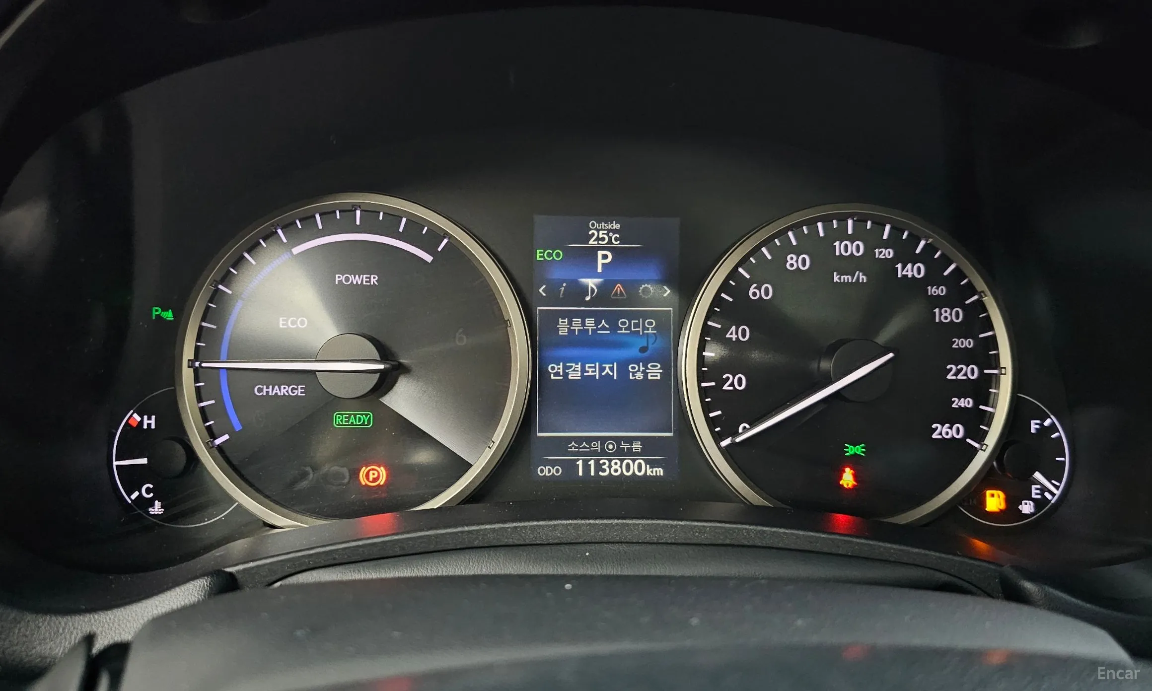 Lexus NX300h превью 8
