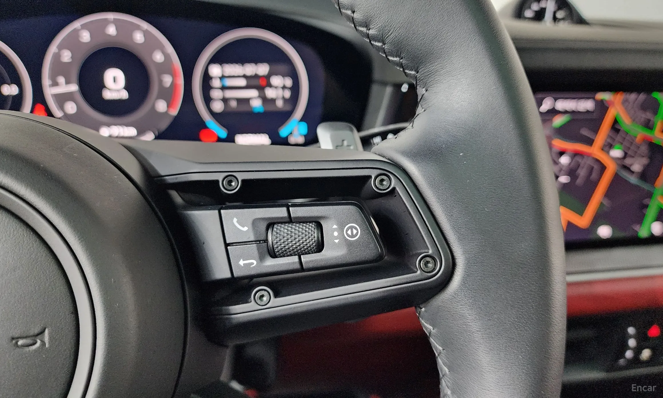 Porsche Cayenne (PO536) превью 16