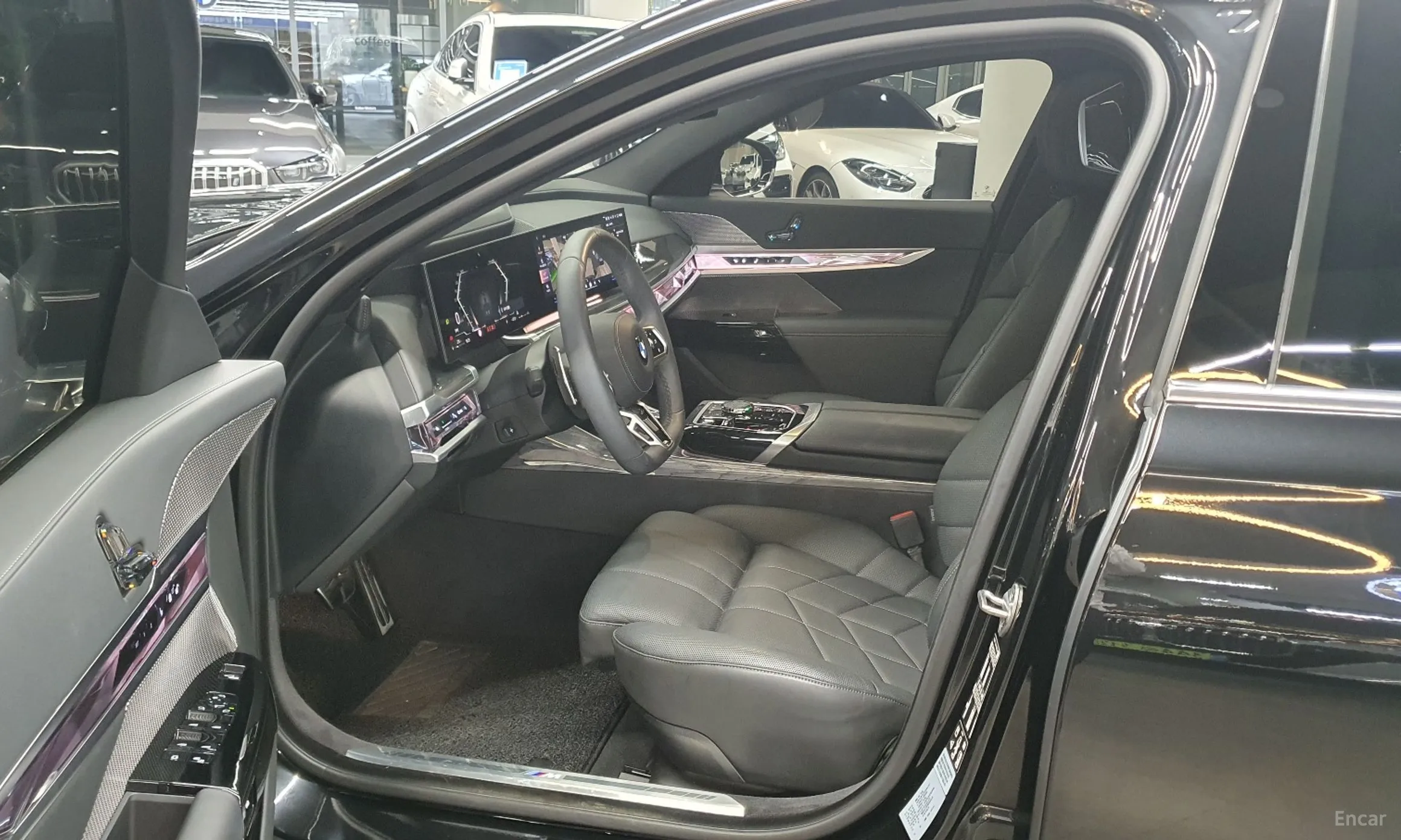 BMW 7 Series (G70) превью 11