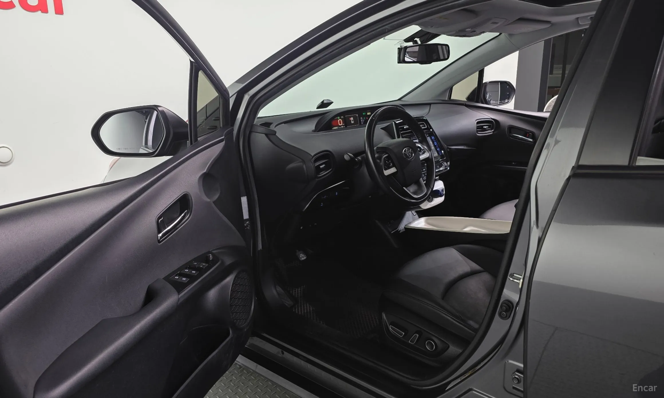 Toyota Prius 4th Generation превью 10