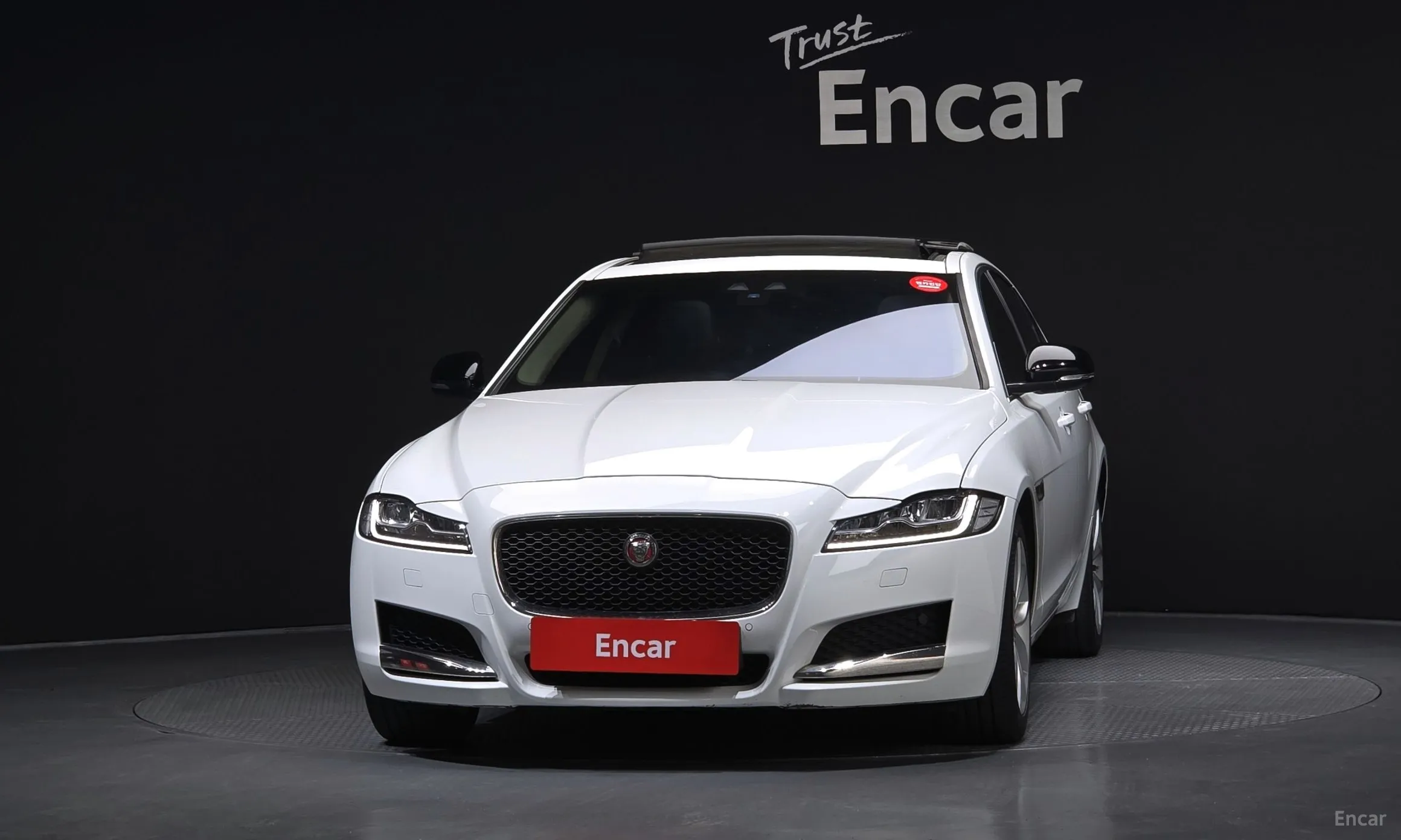 Jaguar XF (x260) превью 3
