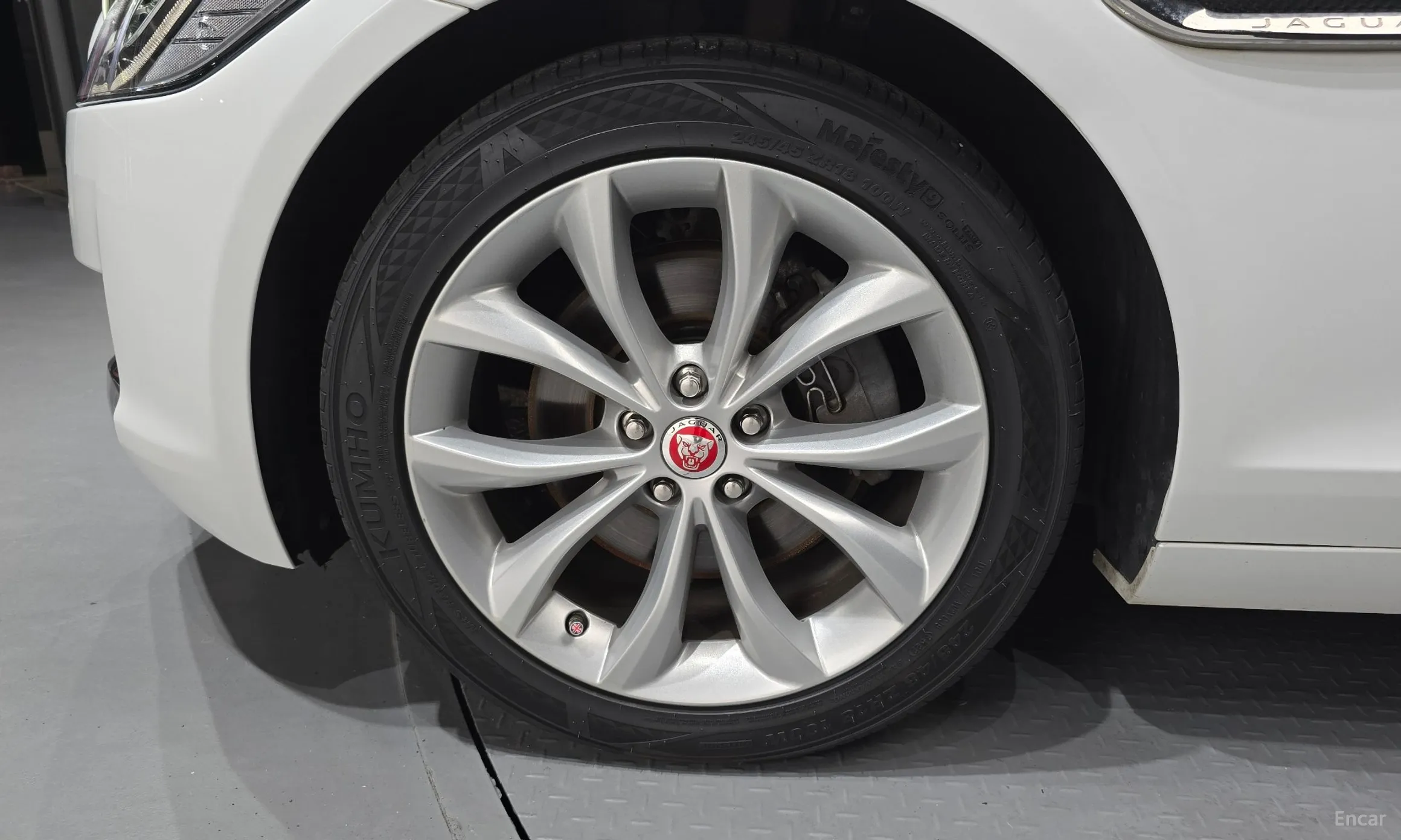 Jaguar XF (x260) превью 5