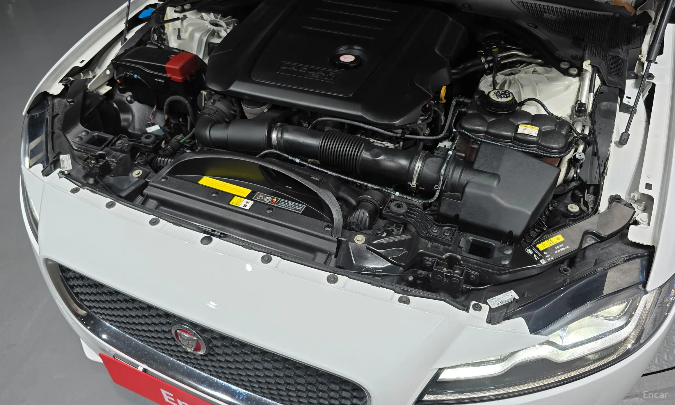 Jaguar XF (x260) превью 6