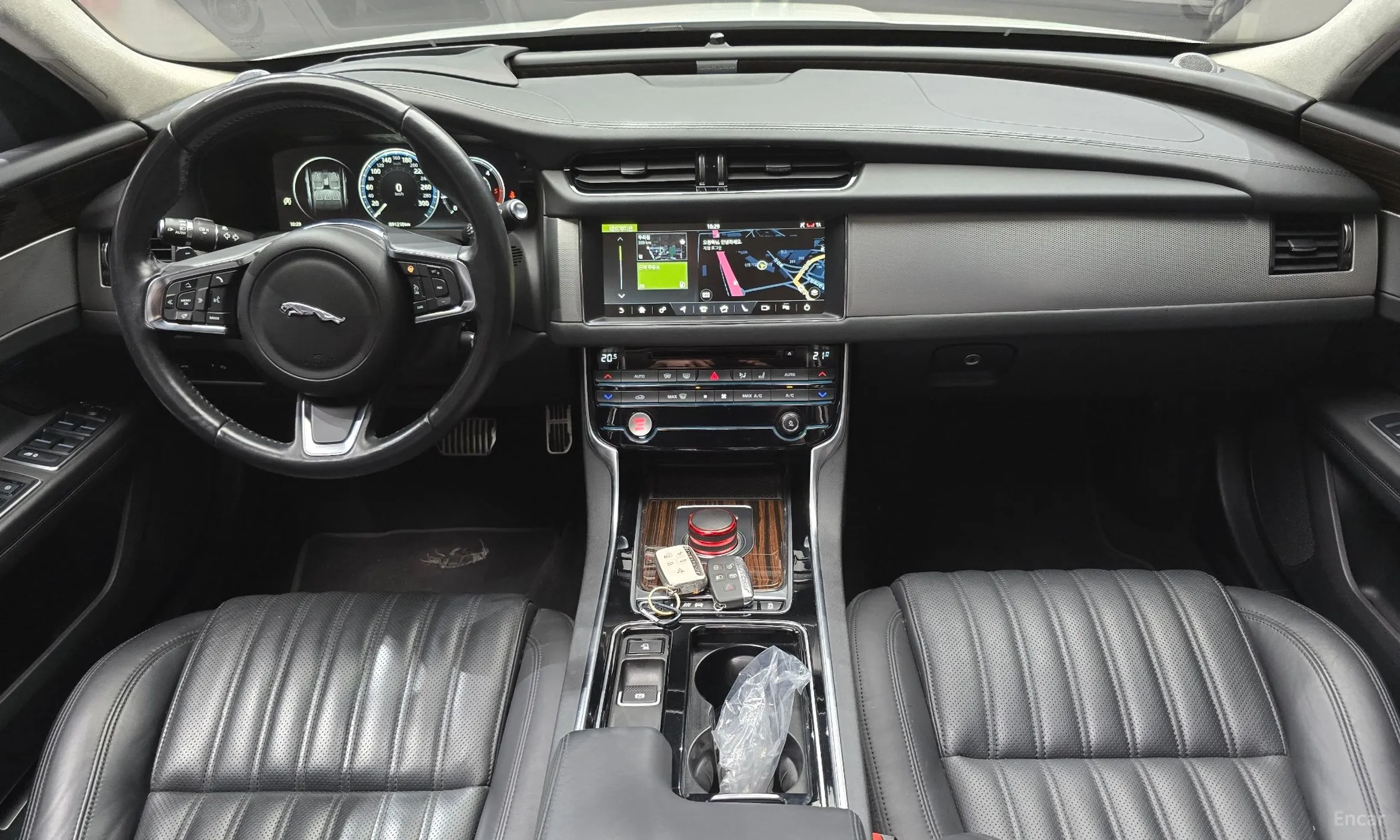 Jaguar XF (x260) превью 7