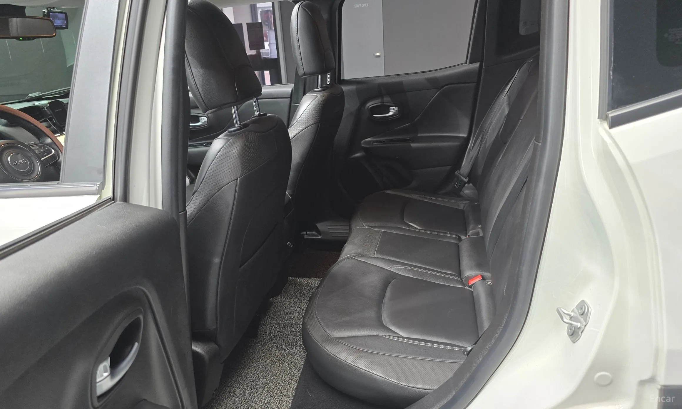 Jeep Renegade превью 11