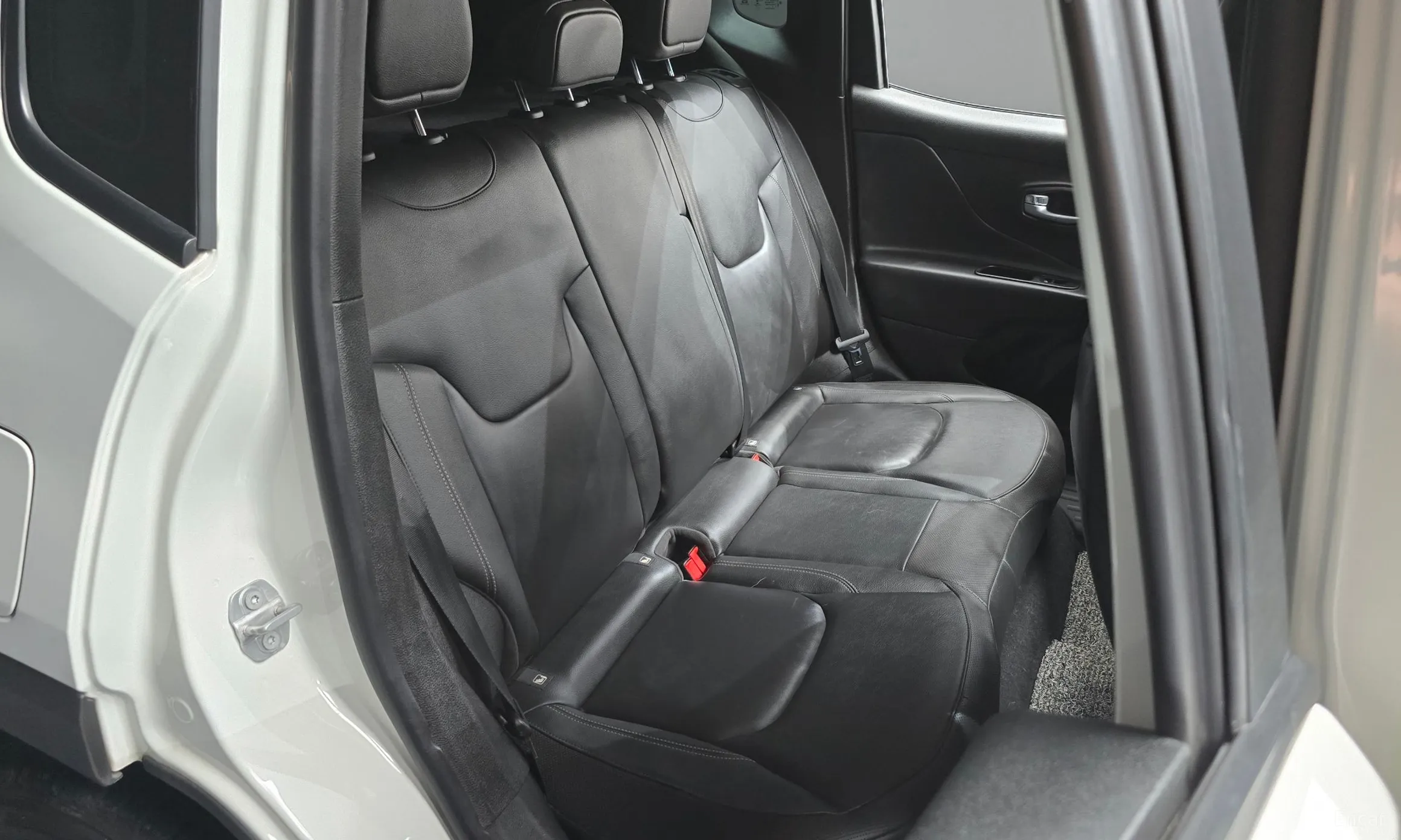 Jeep Renegade превью 12