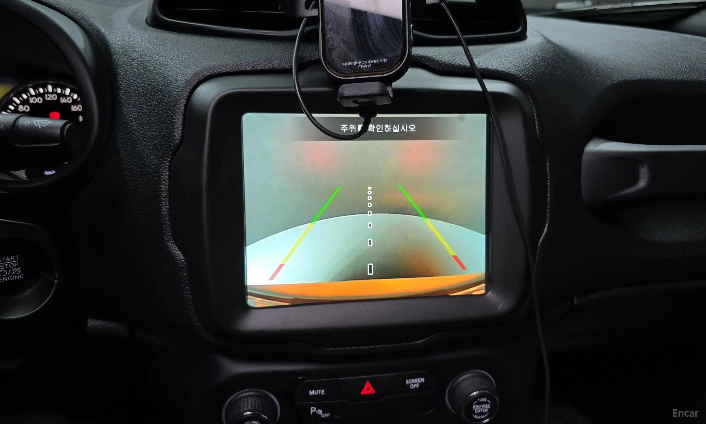 Jeep Renegade превью 15