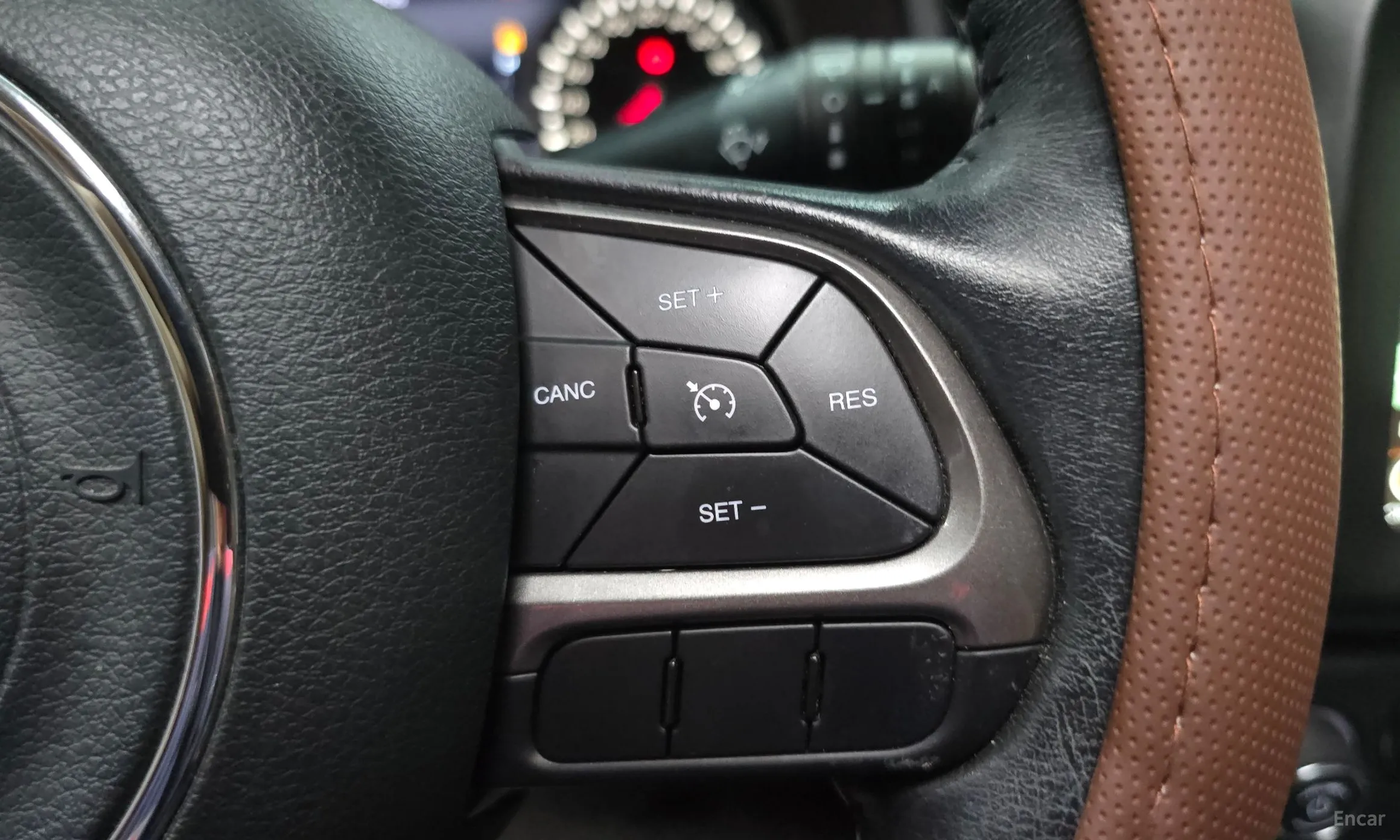 Jeep Renegade превью 17