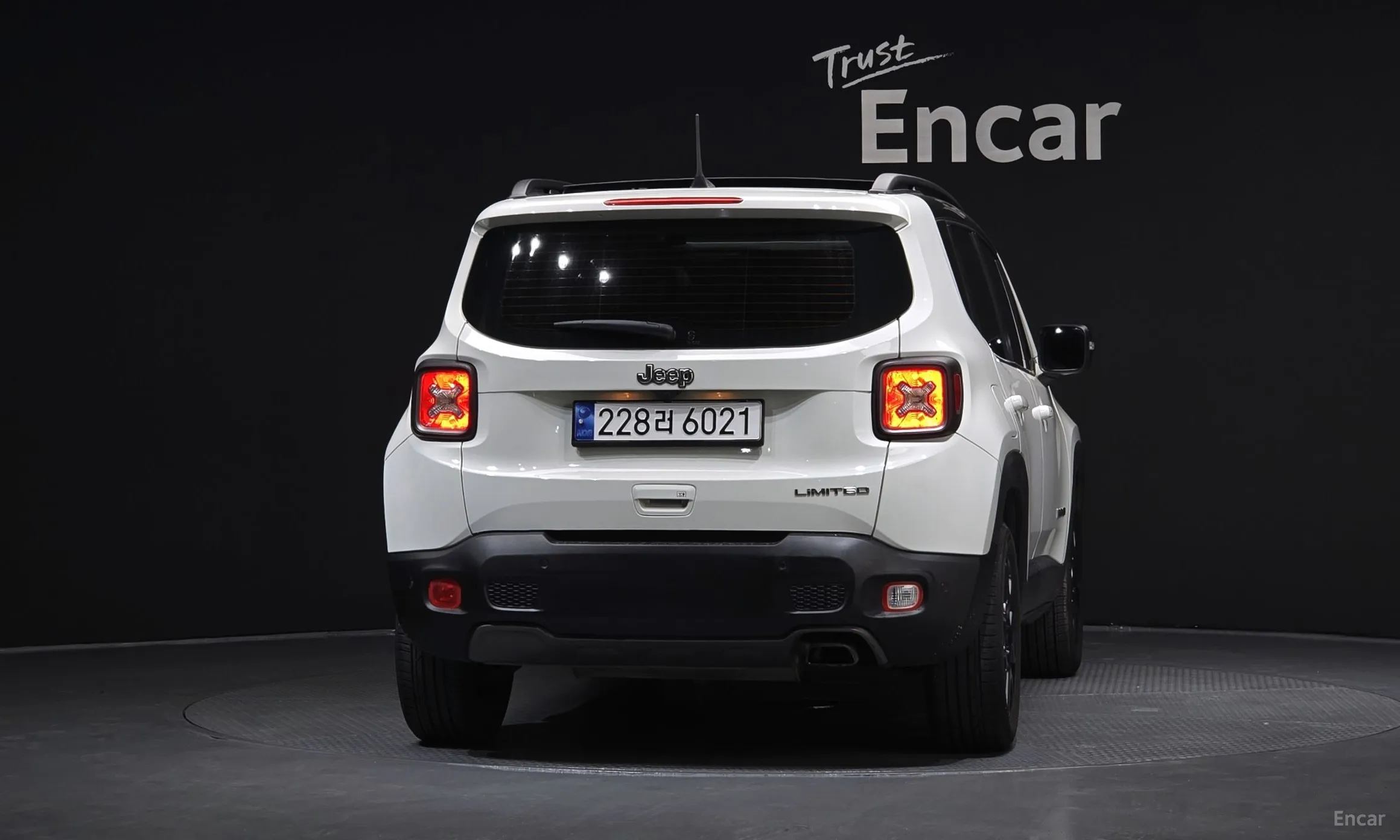 Jeep Renegade превью 4