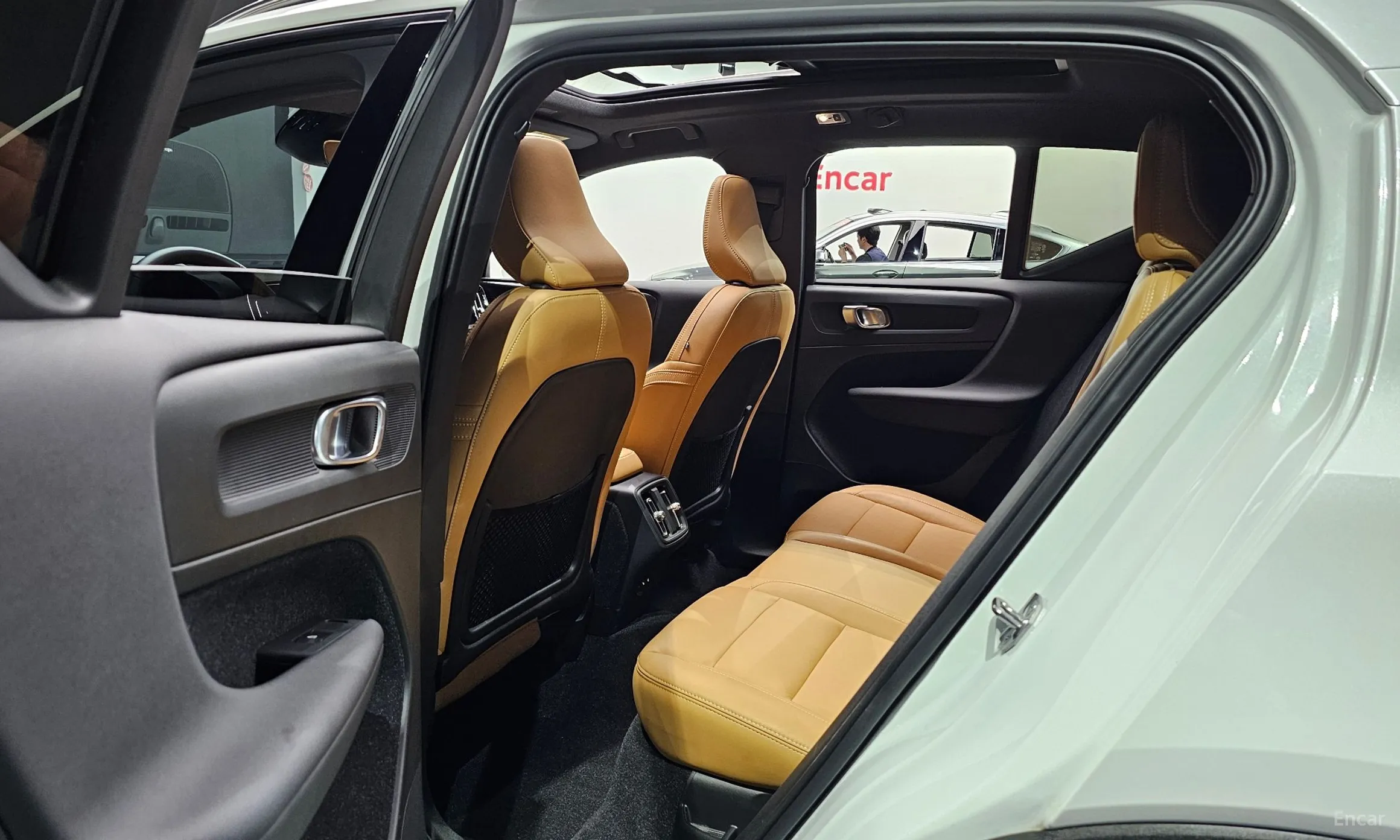 Volvo XC40 превью 11