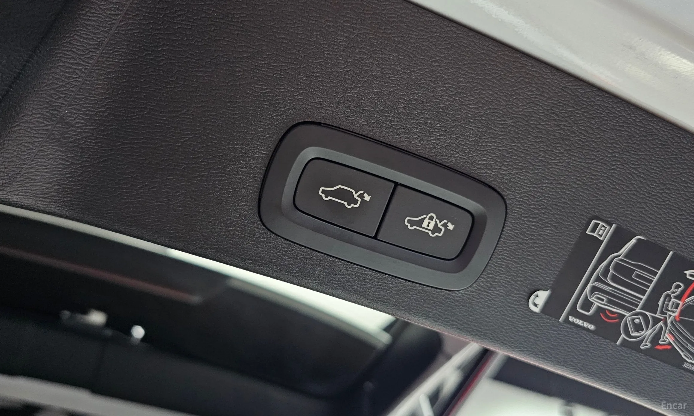 Volvo XC40 превью 17