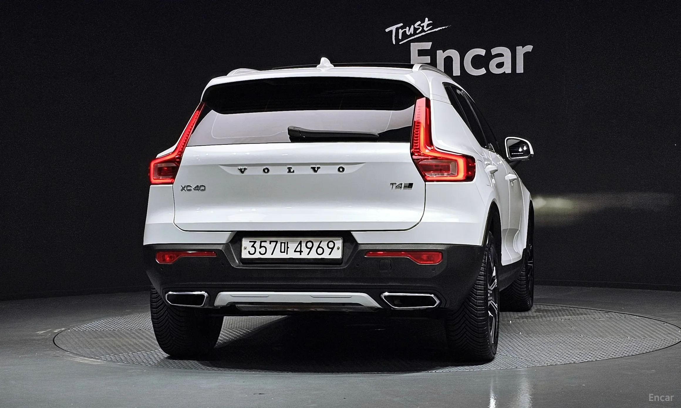 Volvo XC40 превью 4