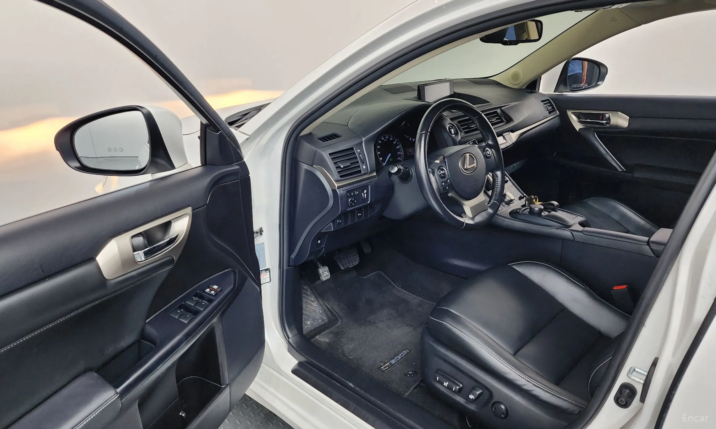 Lexus CT200h превью 10