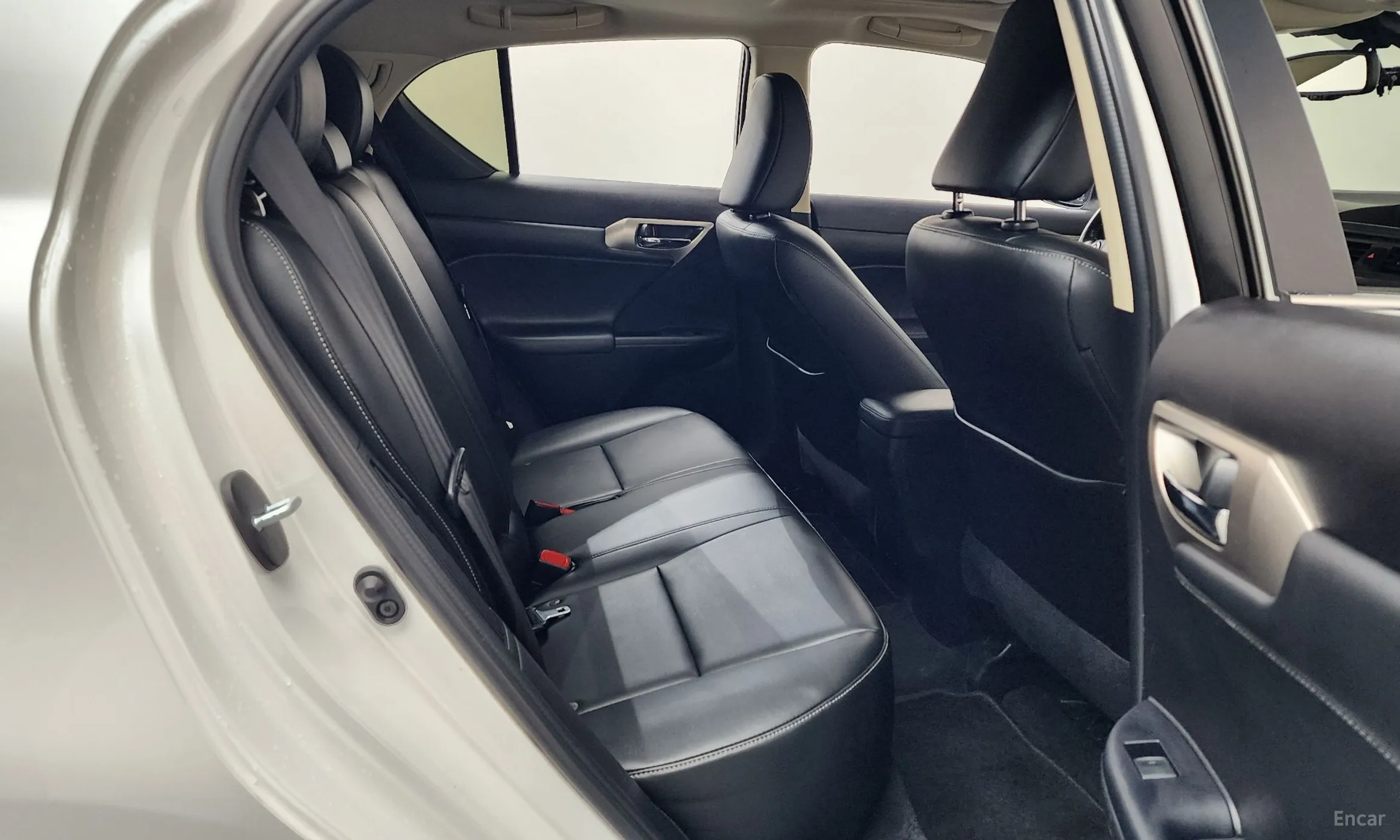 Lexus CT200h превью 11