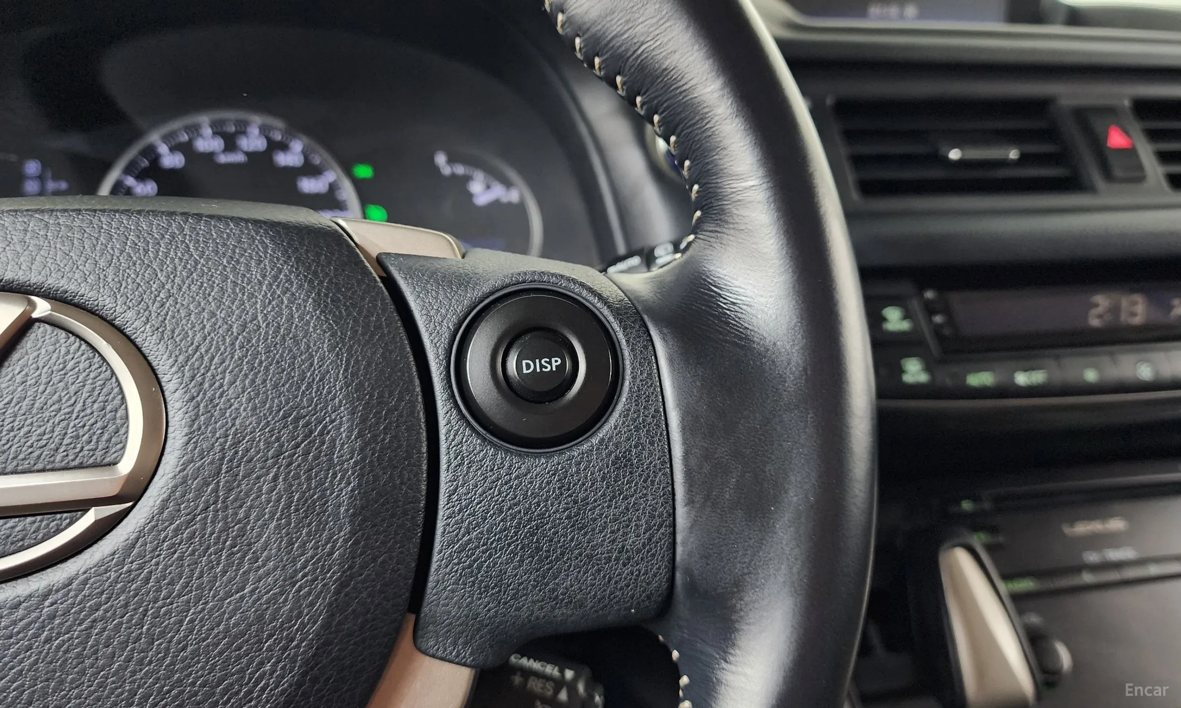 Lexus CT200h превью 15