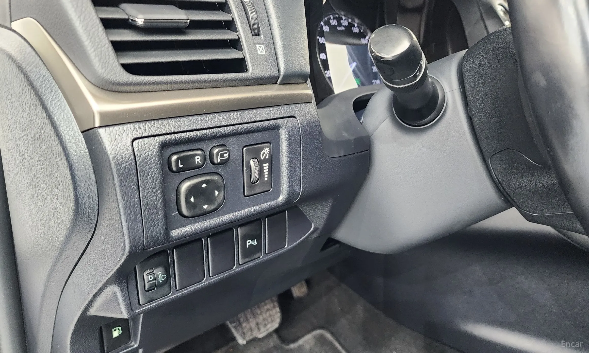 Lexus CT200h превью 20
