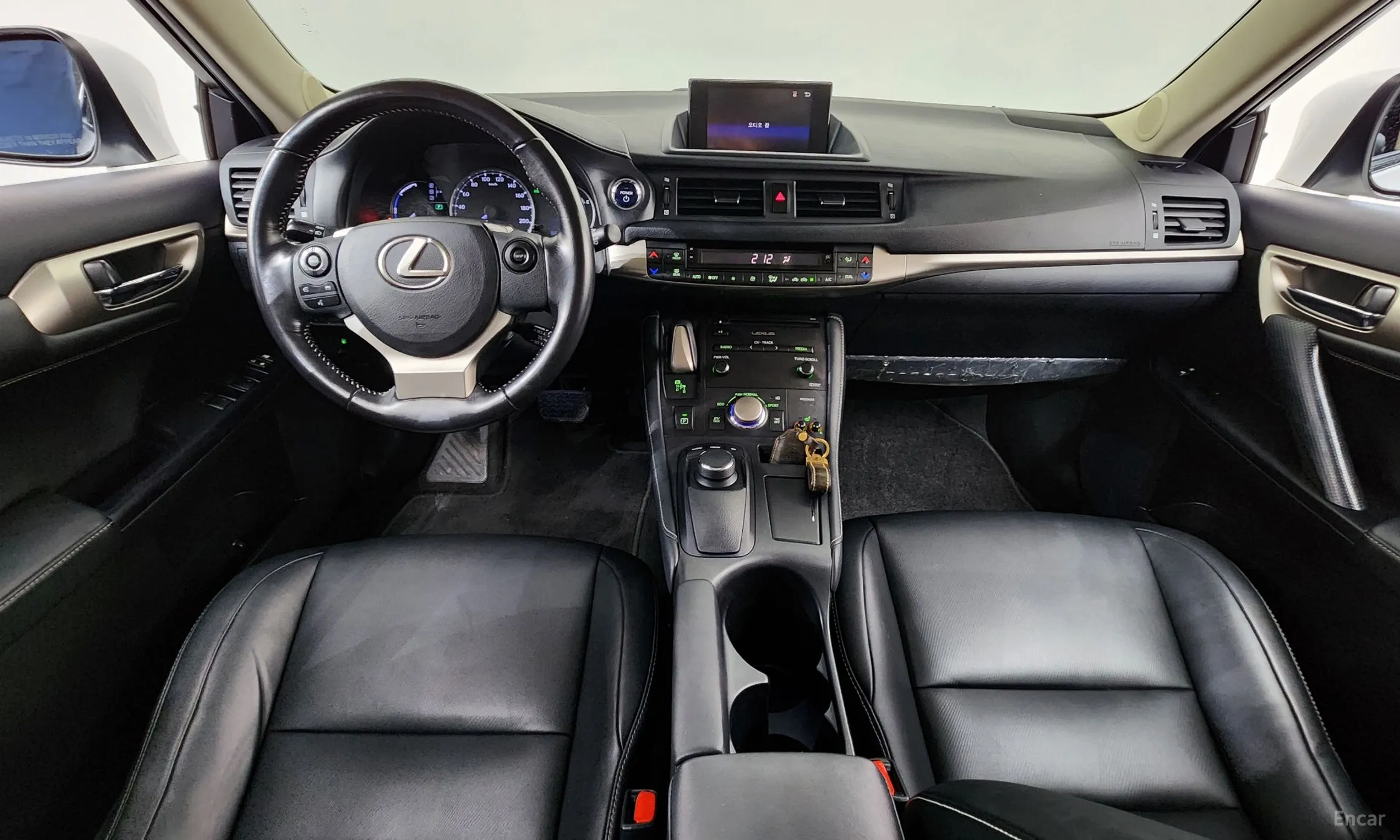 Lexus CT200h превью 7