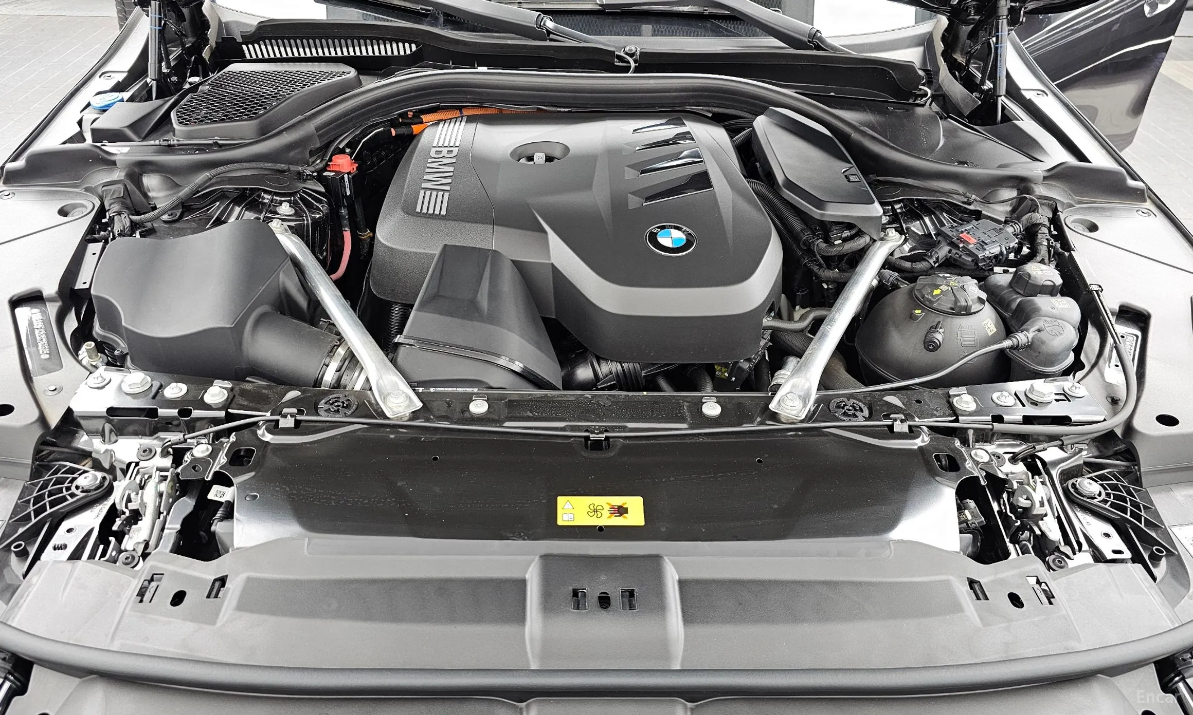 BMW 5 Series (G60) превью 6