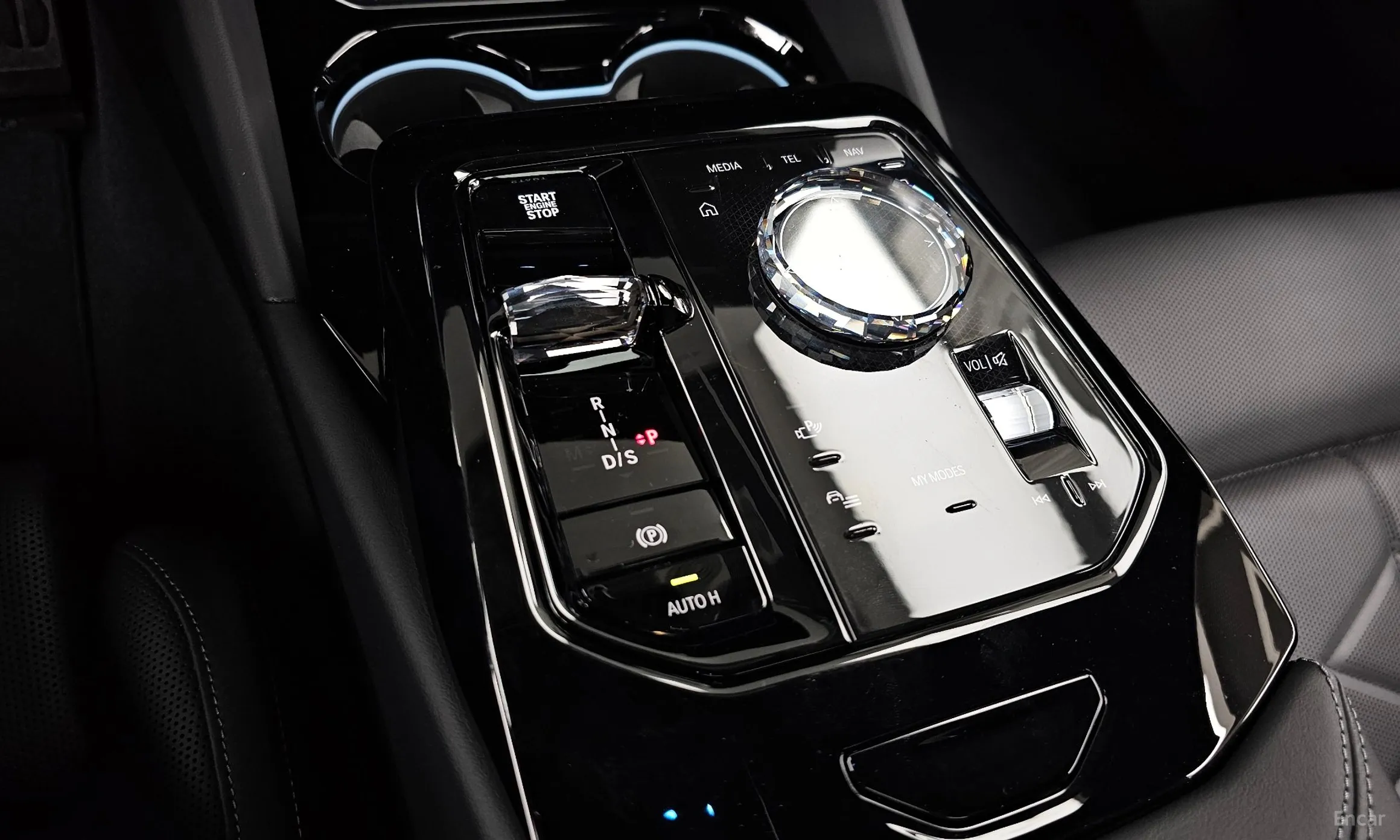 BMW 5 Series (G60) превью 9