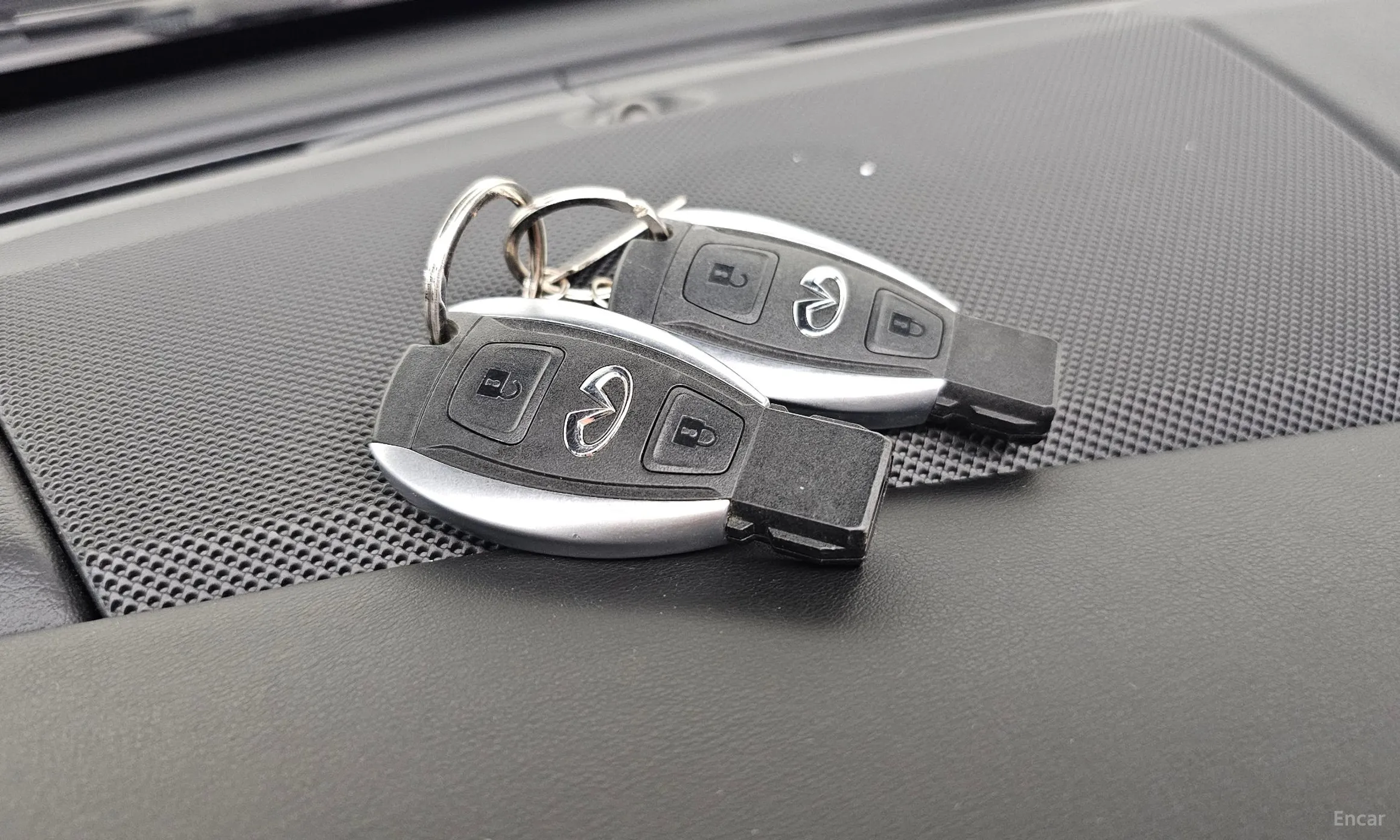 Infiniti Q30 превью 17
