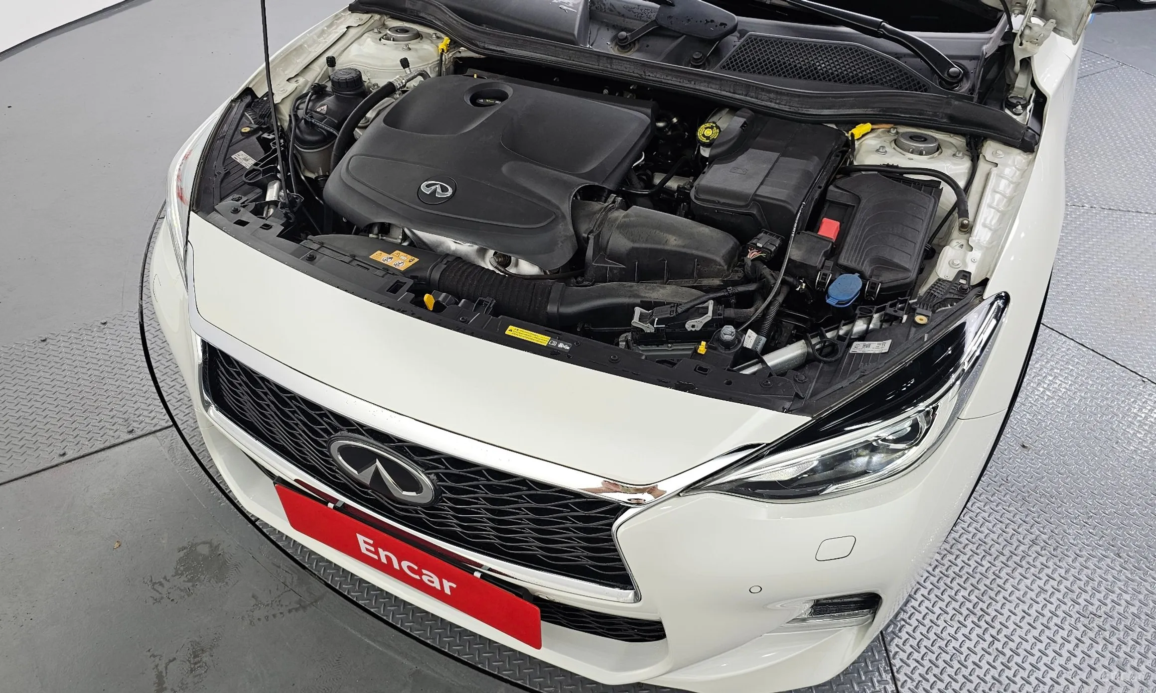 Infiniti Q30 превью 6