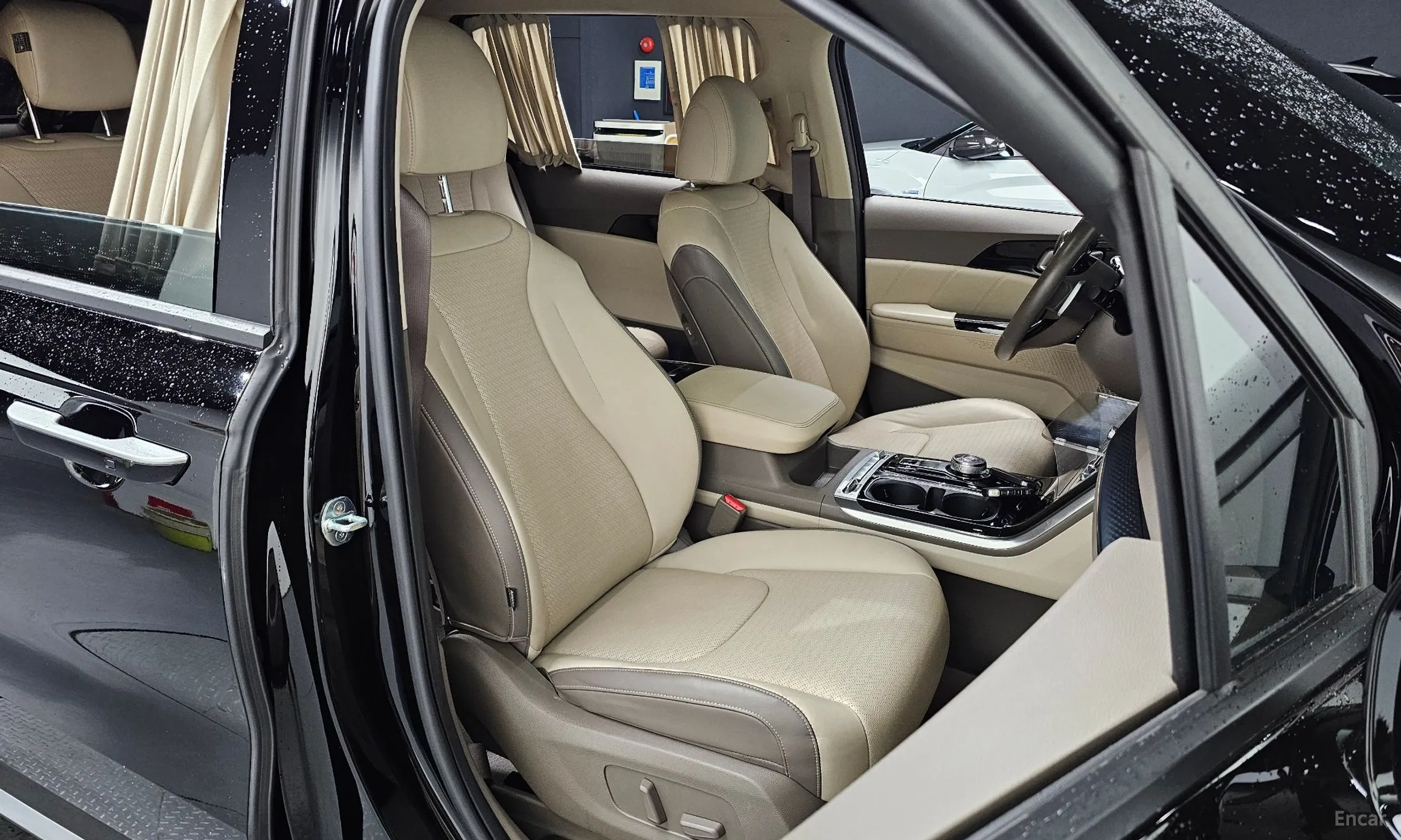 Kia Carnival Gen 4 превью 10
