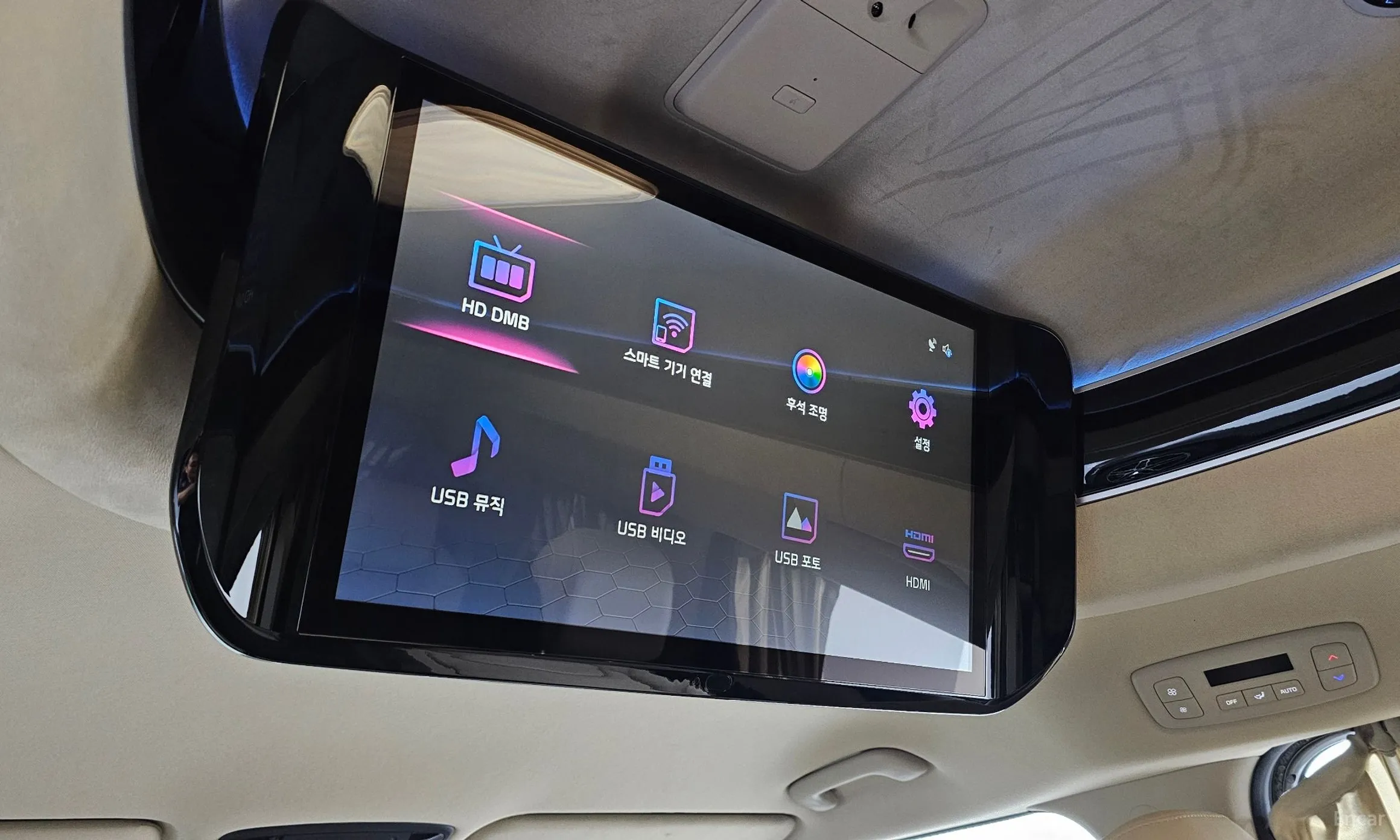 Kia Carnival Gen 4 превью 19