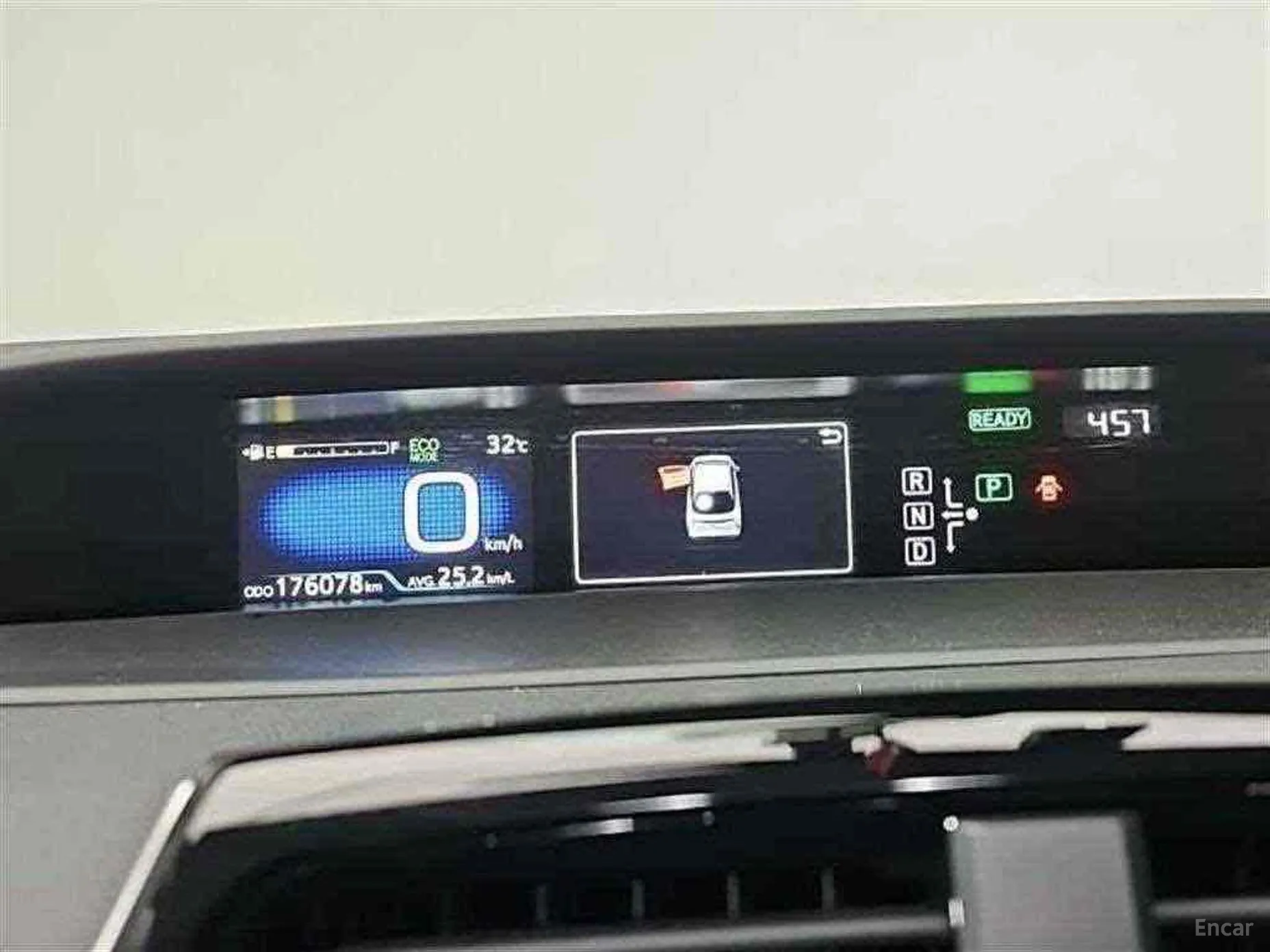 Toyota Prius 4th Generation превью 4