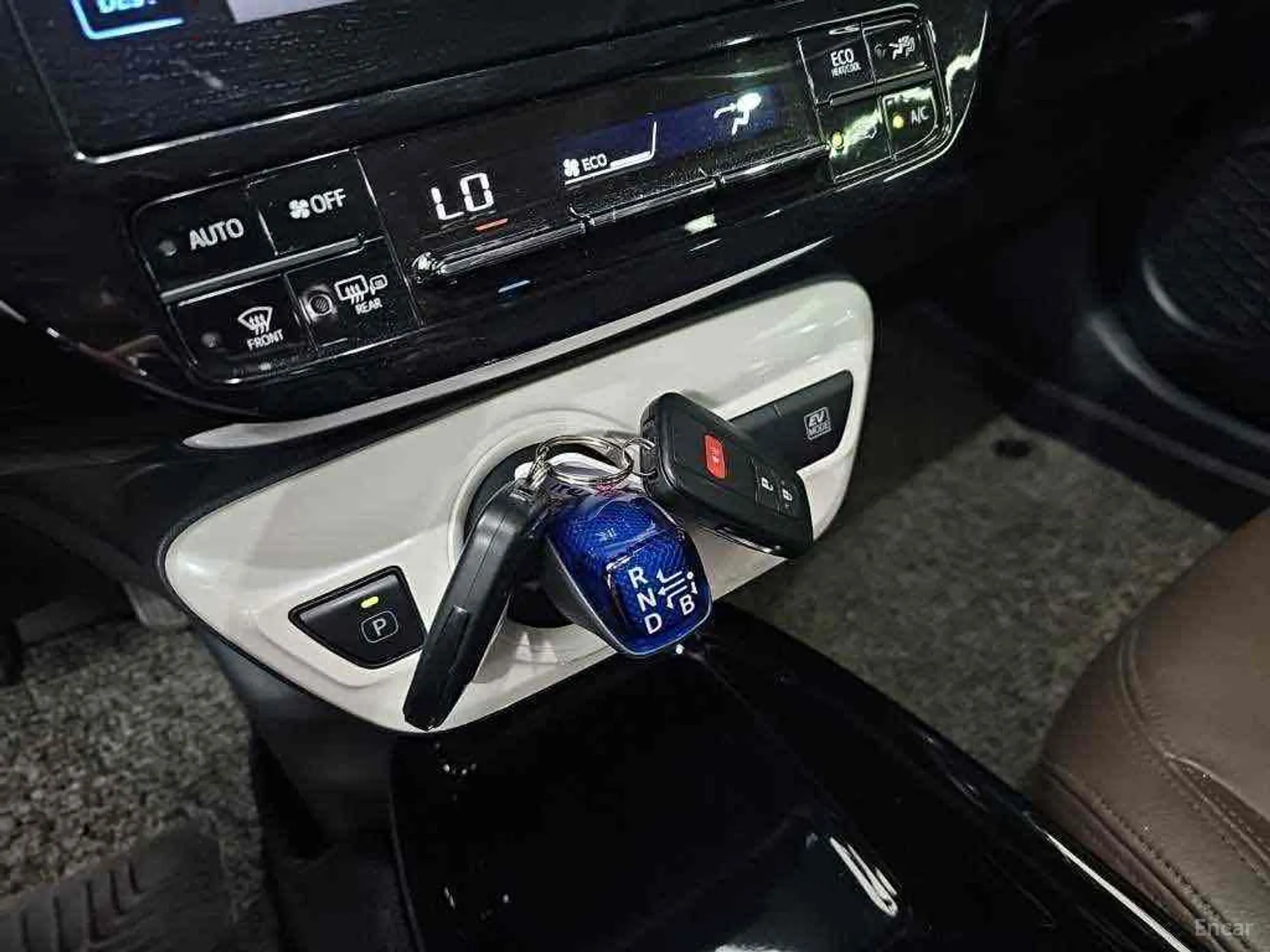 Toyota Prius 4th Generation превью 6