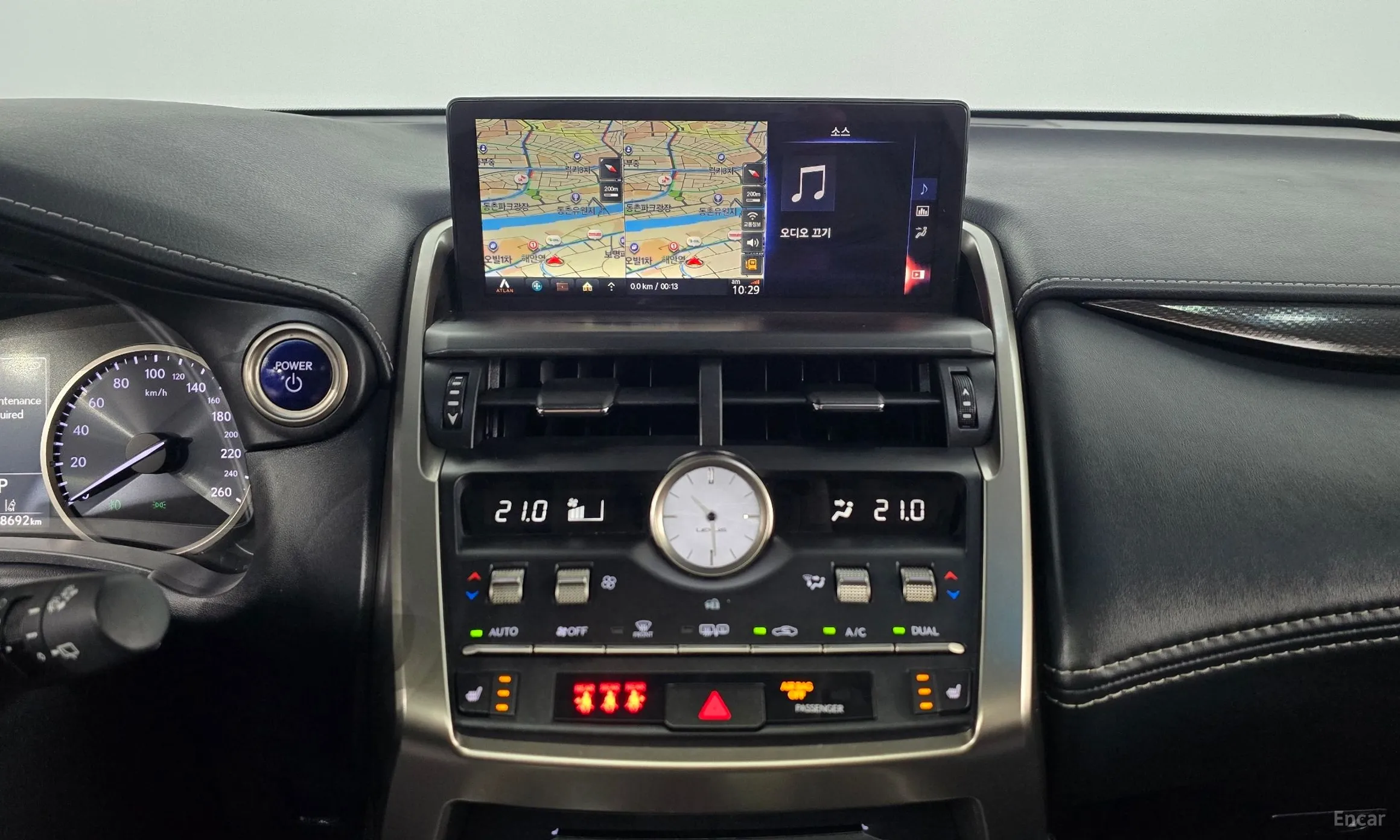 Lexus NX300h превью 15