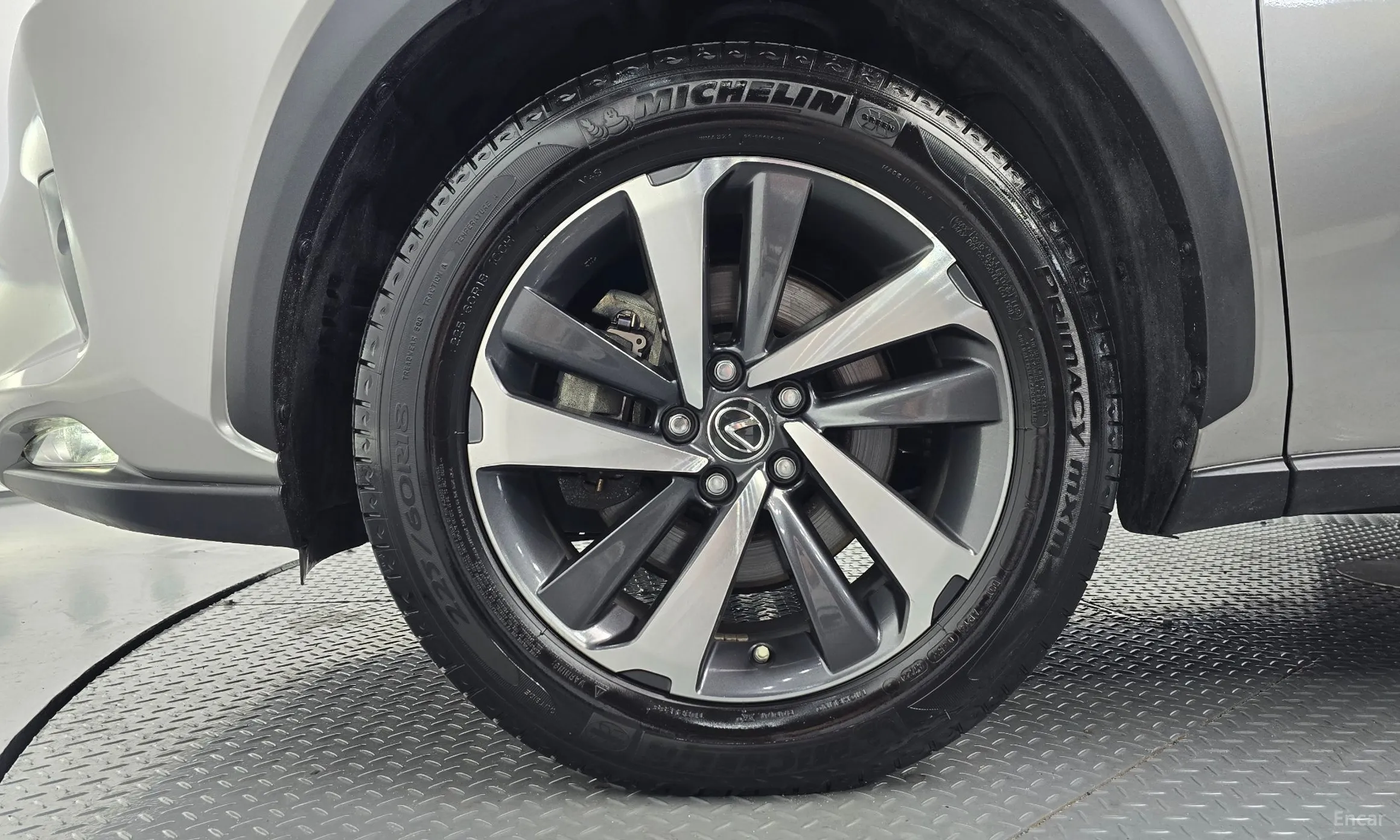 Lexus NX300h превью 5