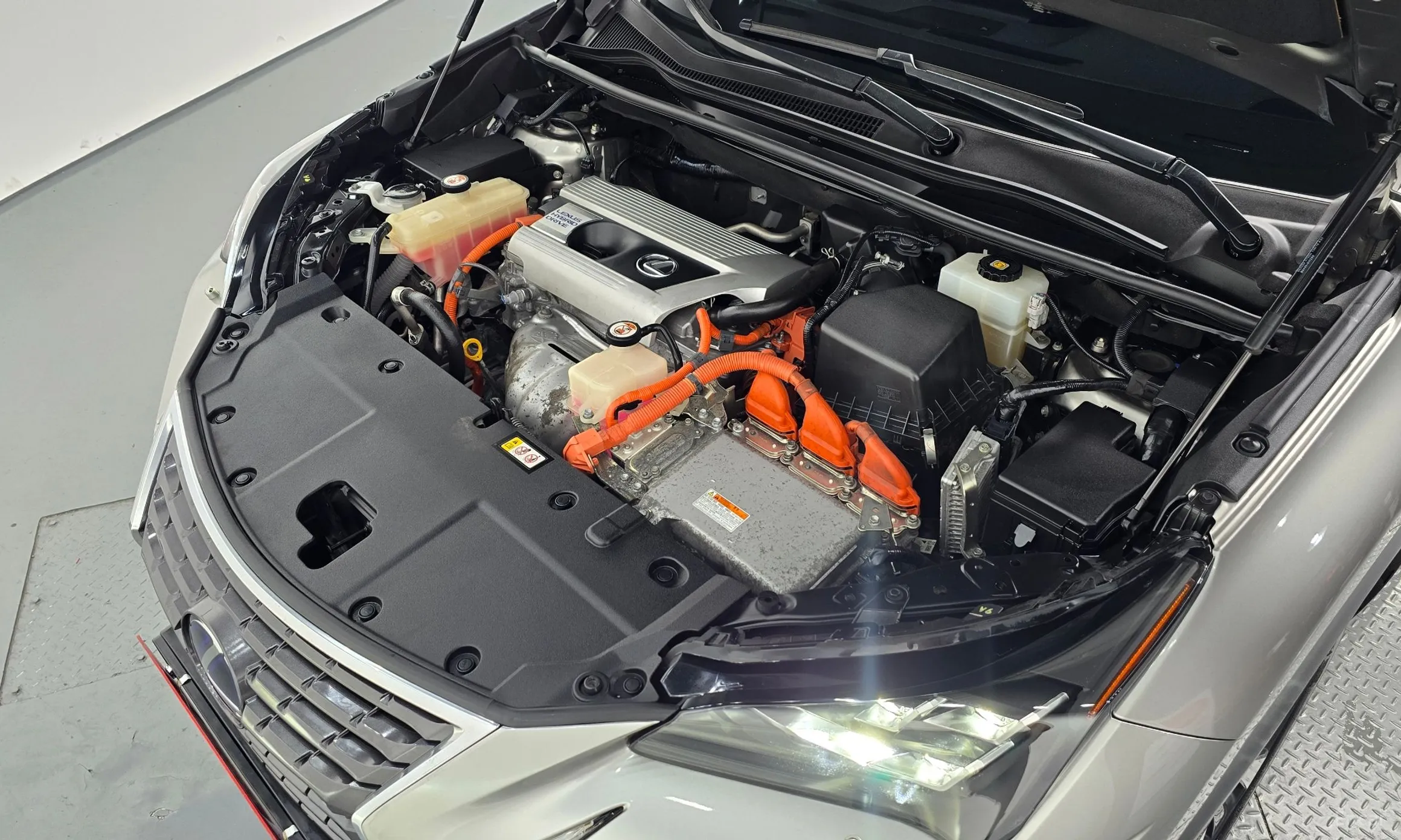Lexus NX300h превью 6