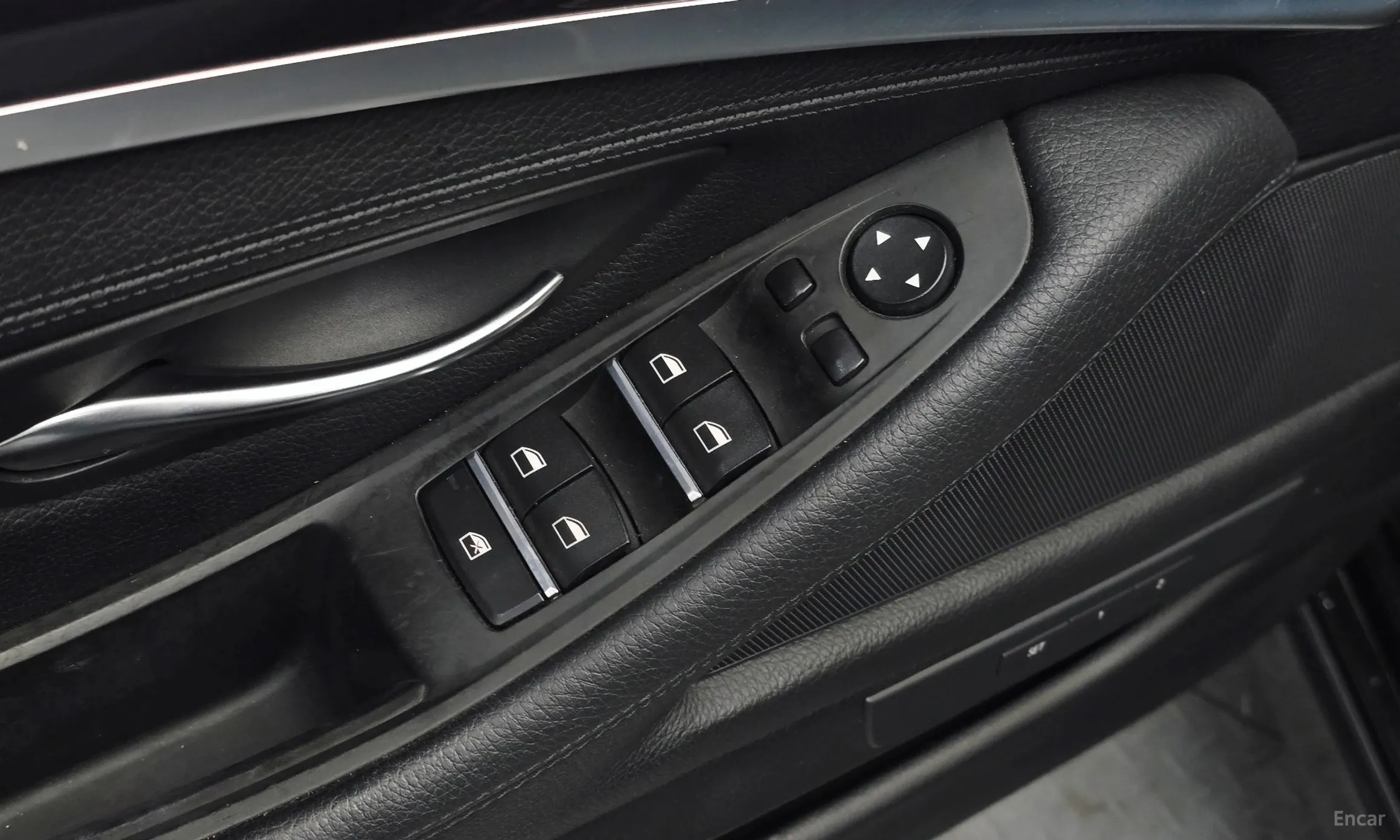 BMW 5 Series (F10) превью 16